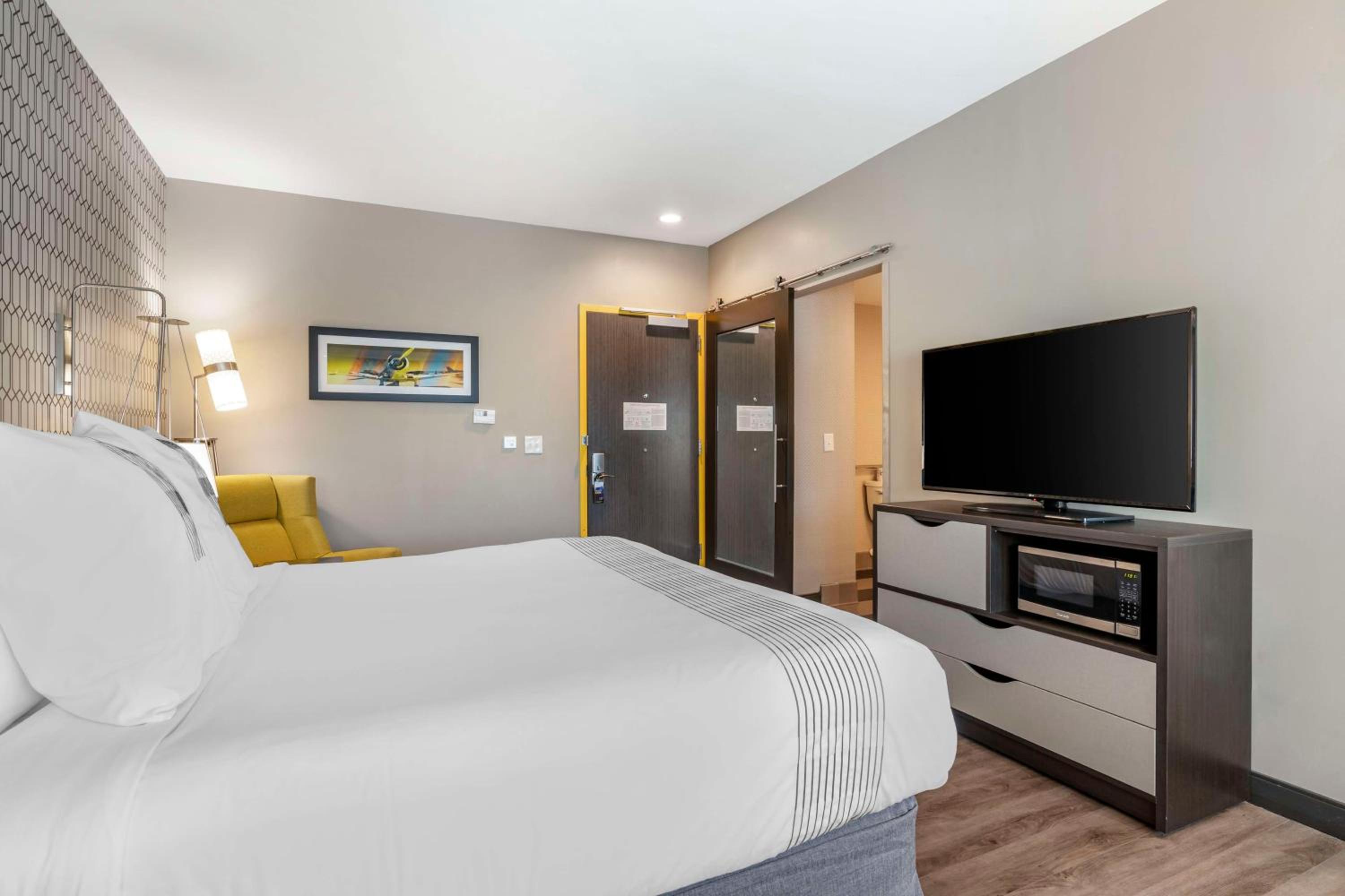 Available room