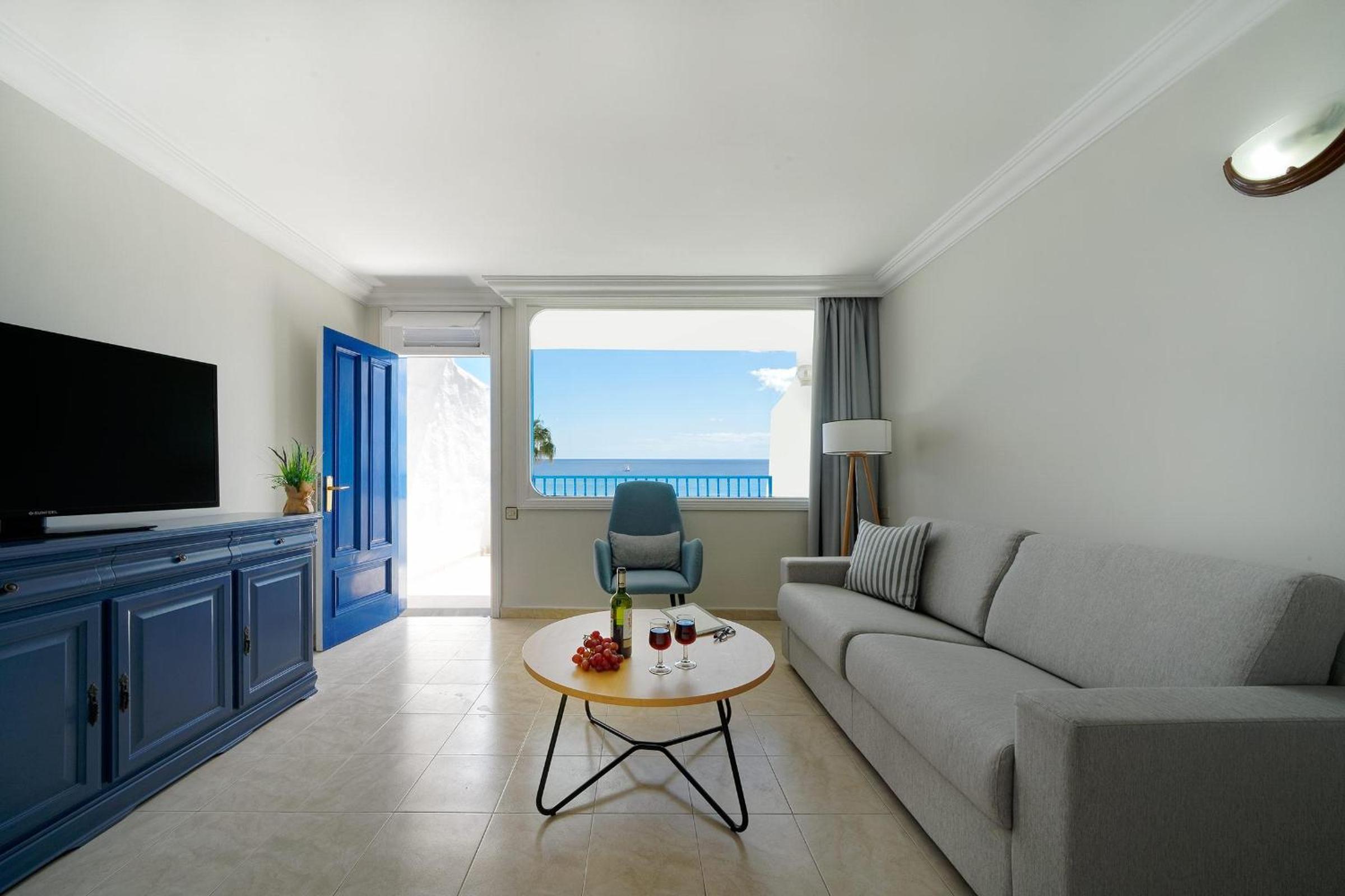 Apartamento de una habitación con vista al mar