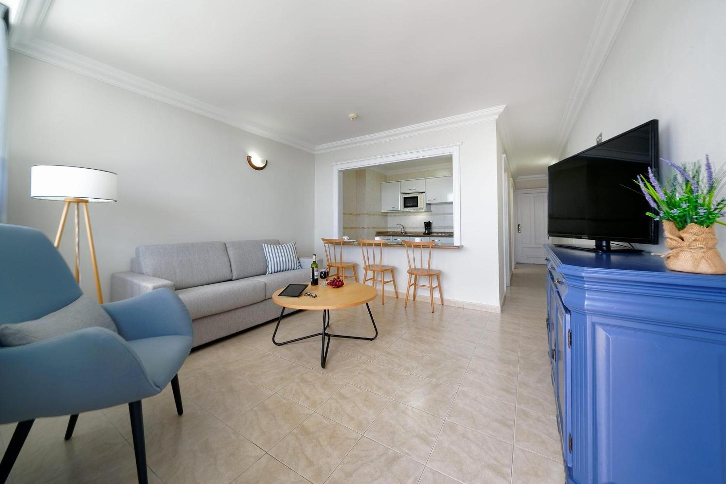 One-Bedroom Apartment photo 2