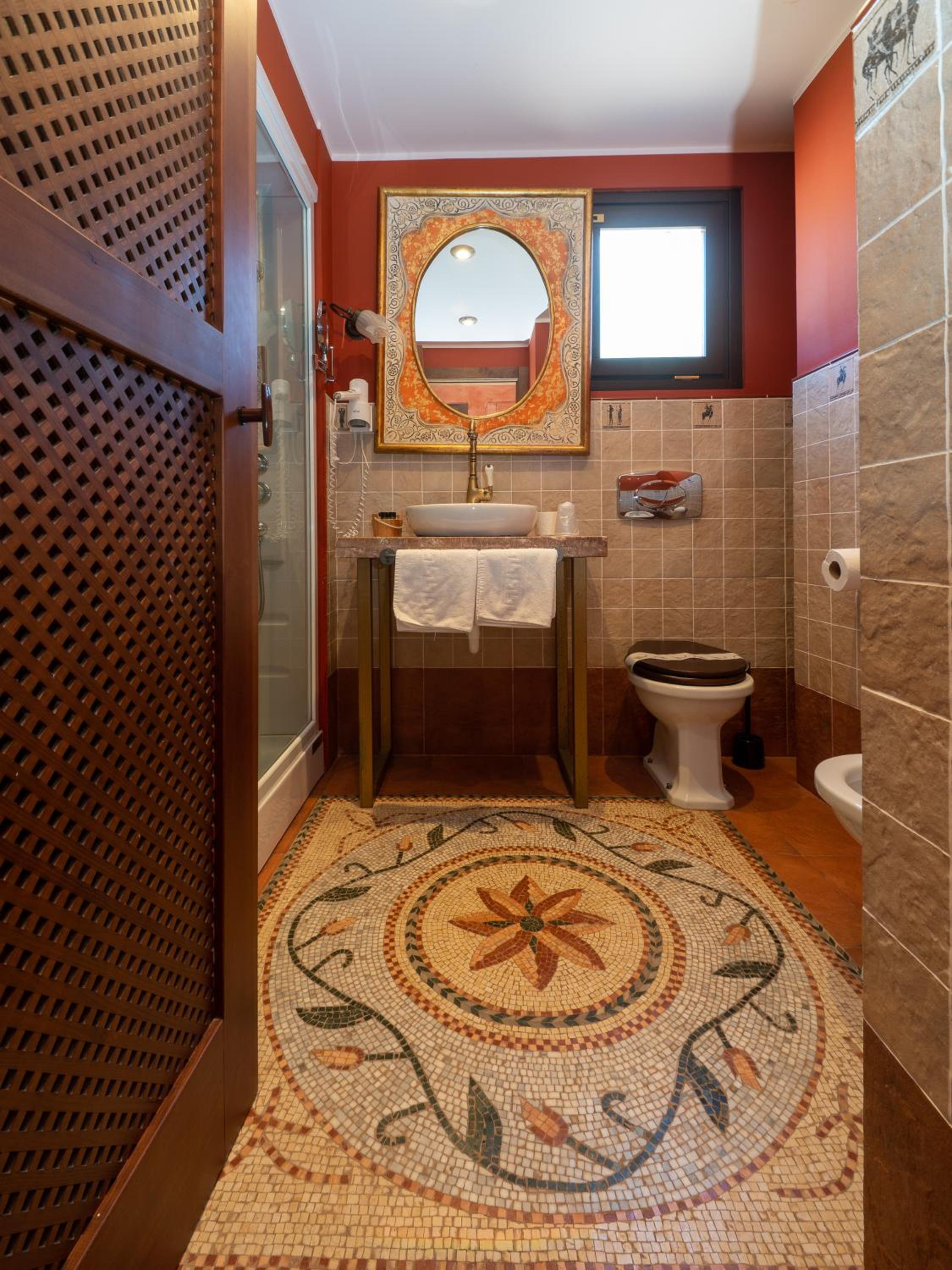 Standard Twin Room - Photo 4