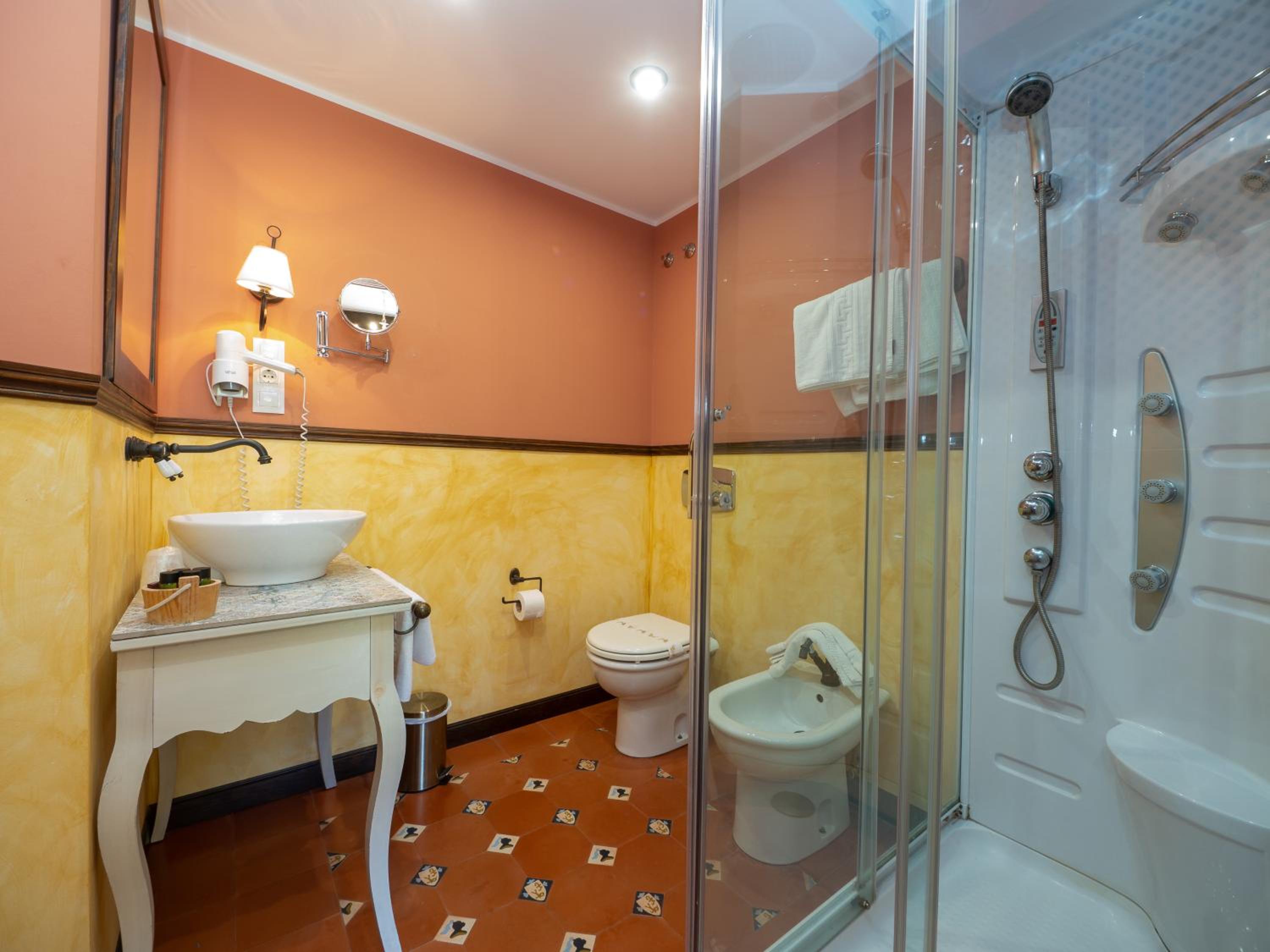Double Room - Photo 4