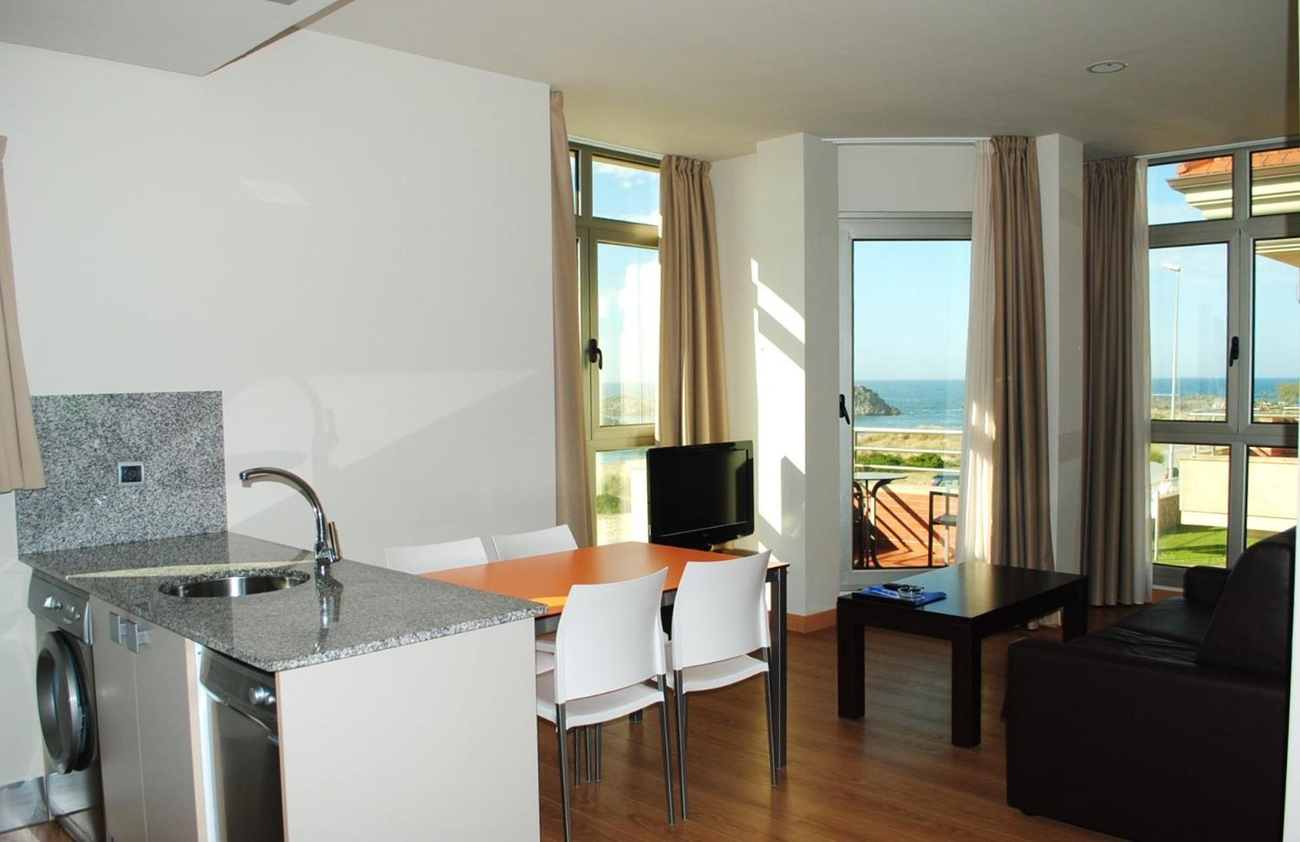 Apartamento de una habitación con vista al mar y terraza (4 adultos)