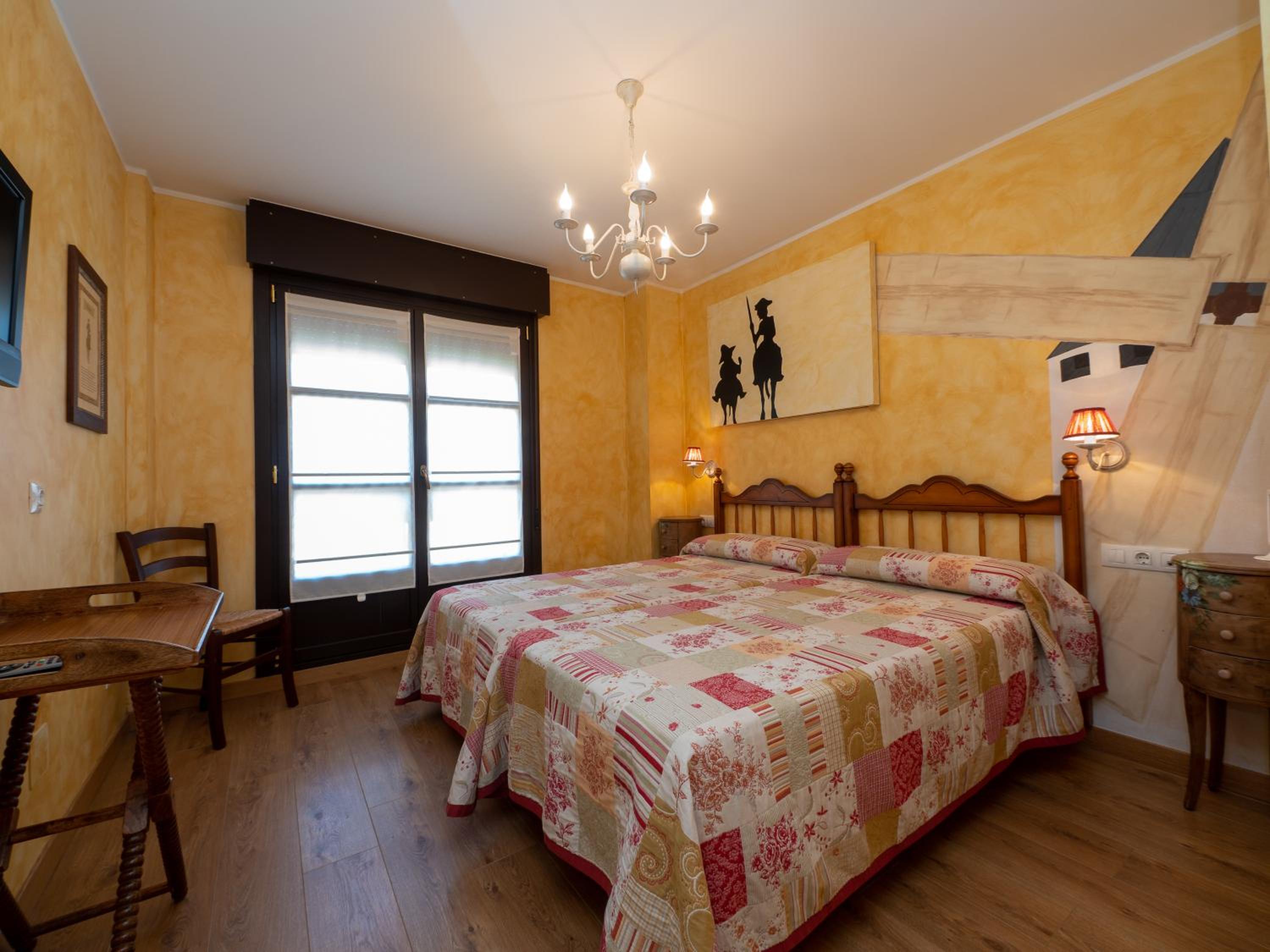 Standard Twin Room - Photo 2