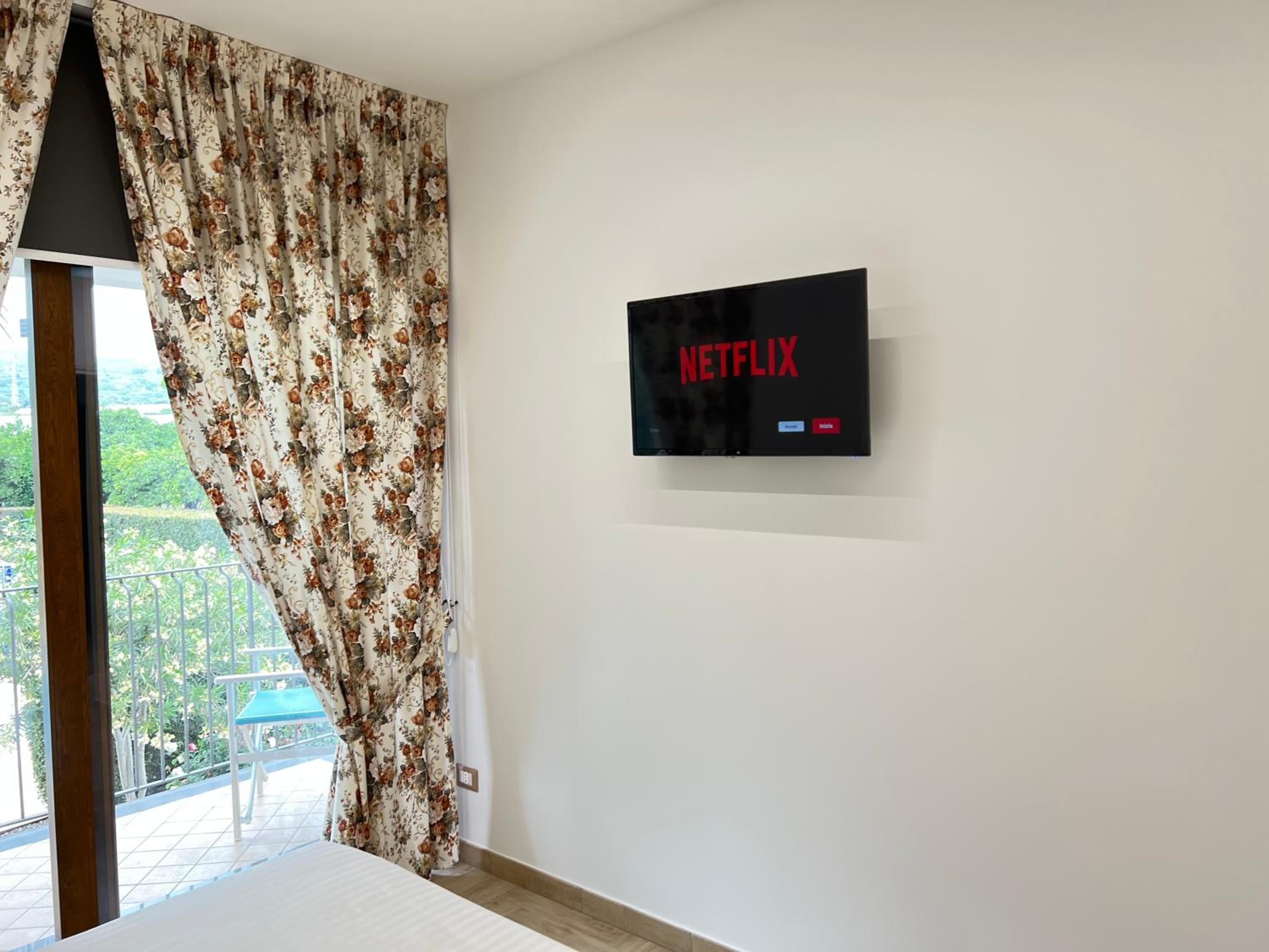 Deluxe Family Room - Photo 12