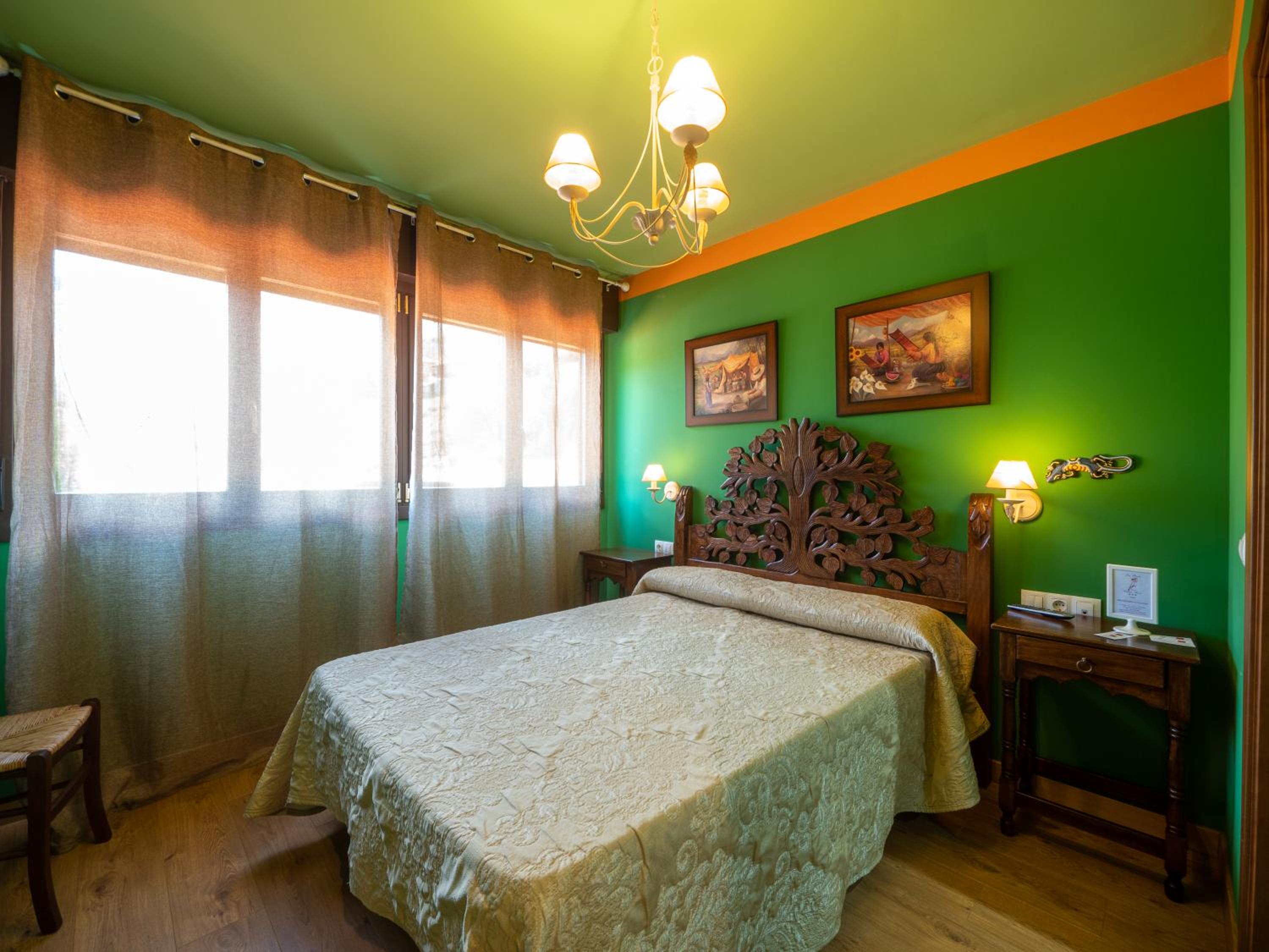 Double Room - Photo 8