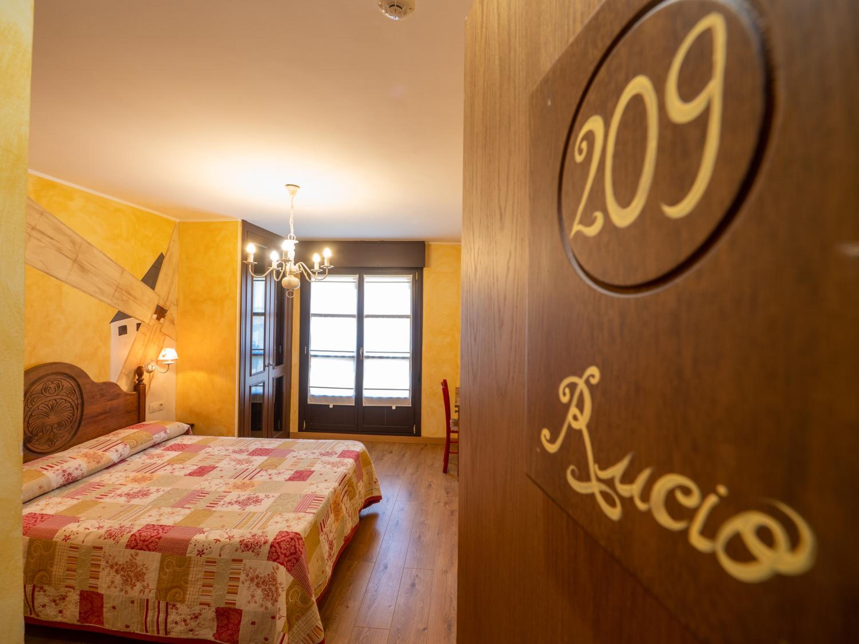 Double Room - Photo 13