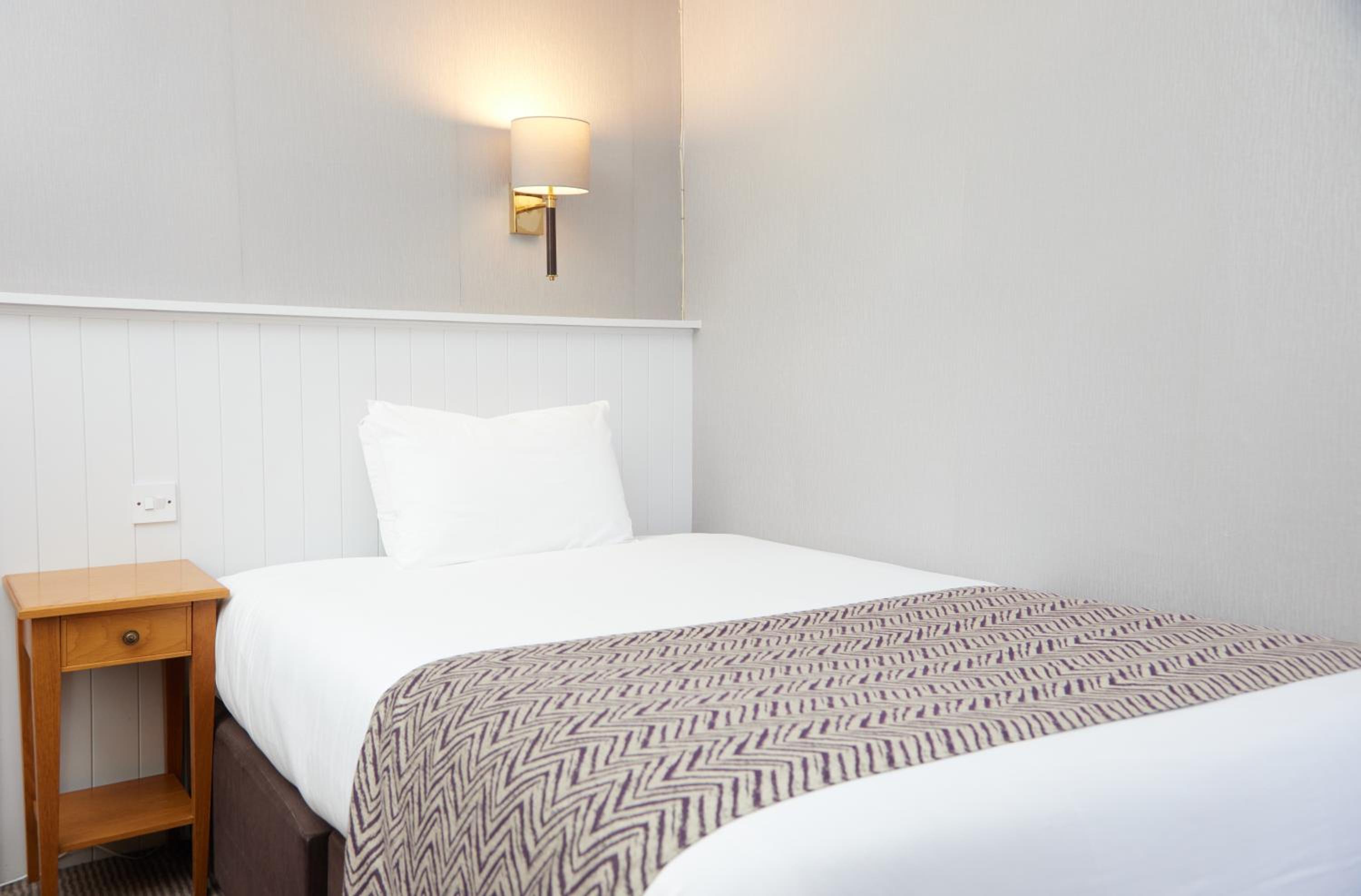 Single Room photo 2