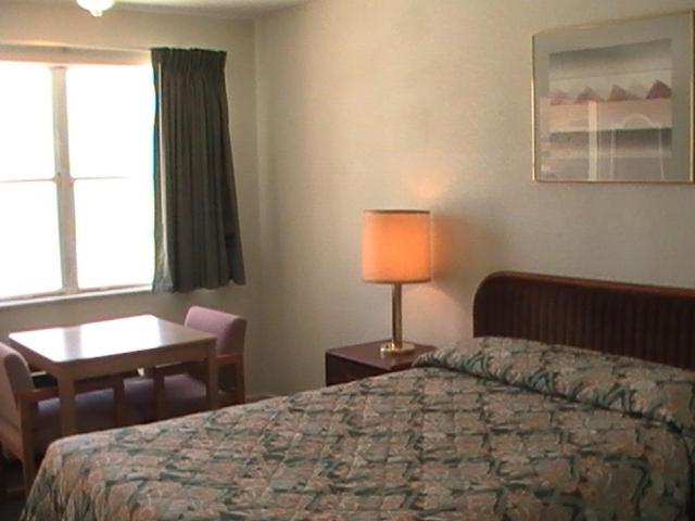 Double Room with Two Double Beds - Non-Smoking photo 3