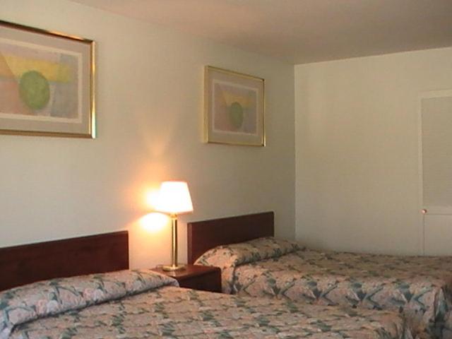 Double Room with Two Double Beds - Non-Smoking photo 1