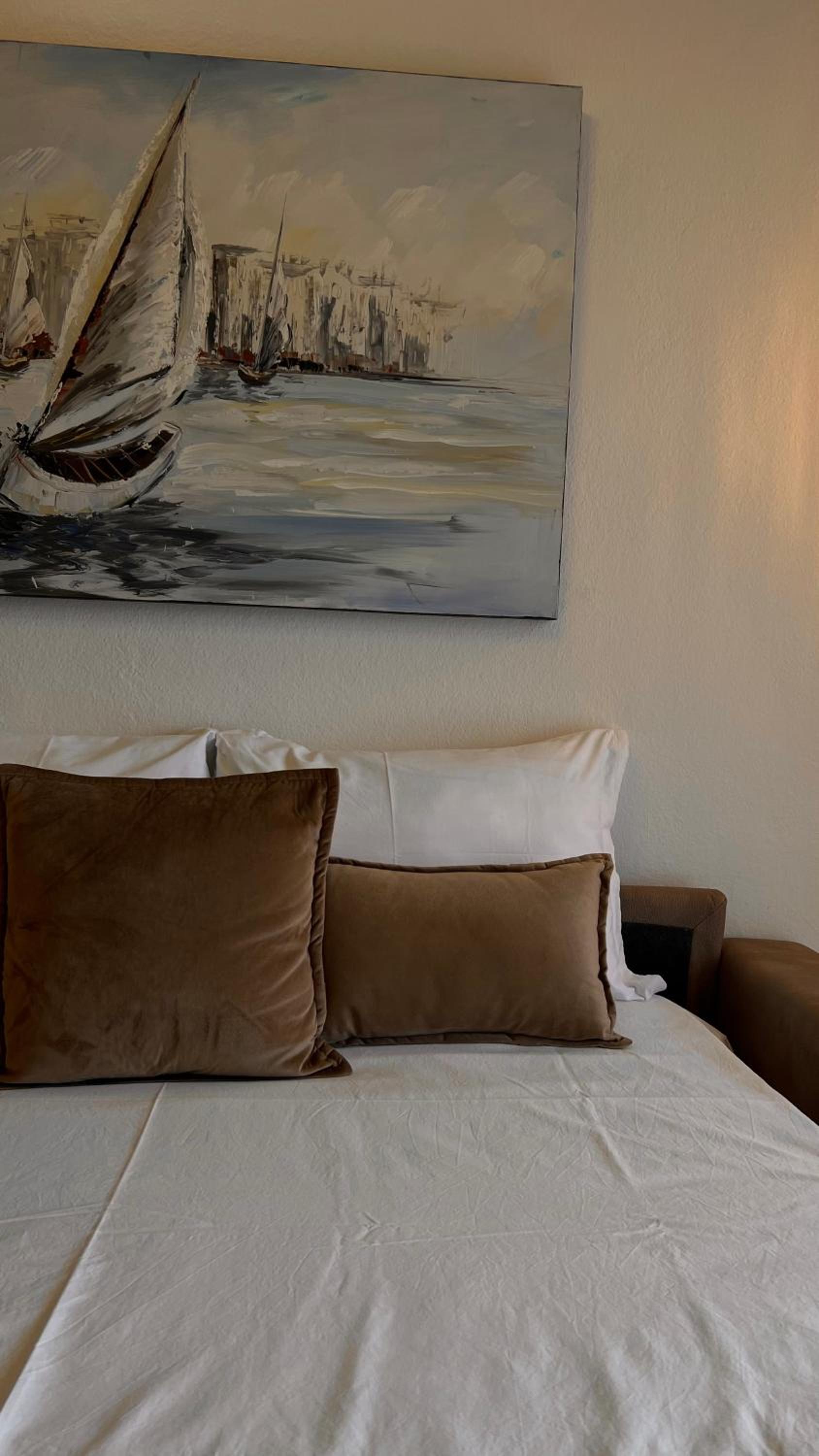 Two-Bedroom Apartment with Balcony and Sea View - Photo 14