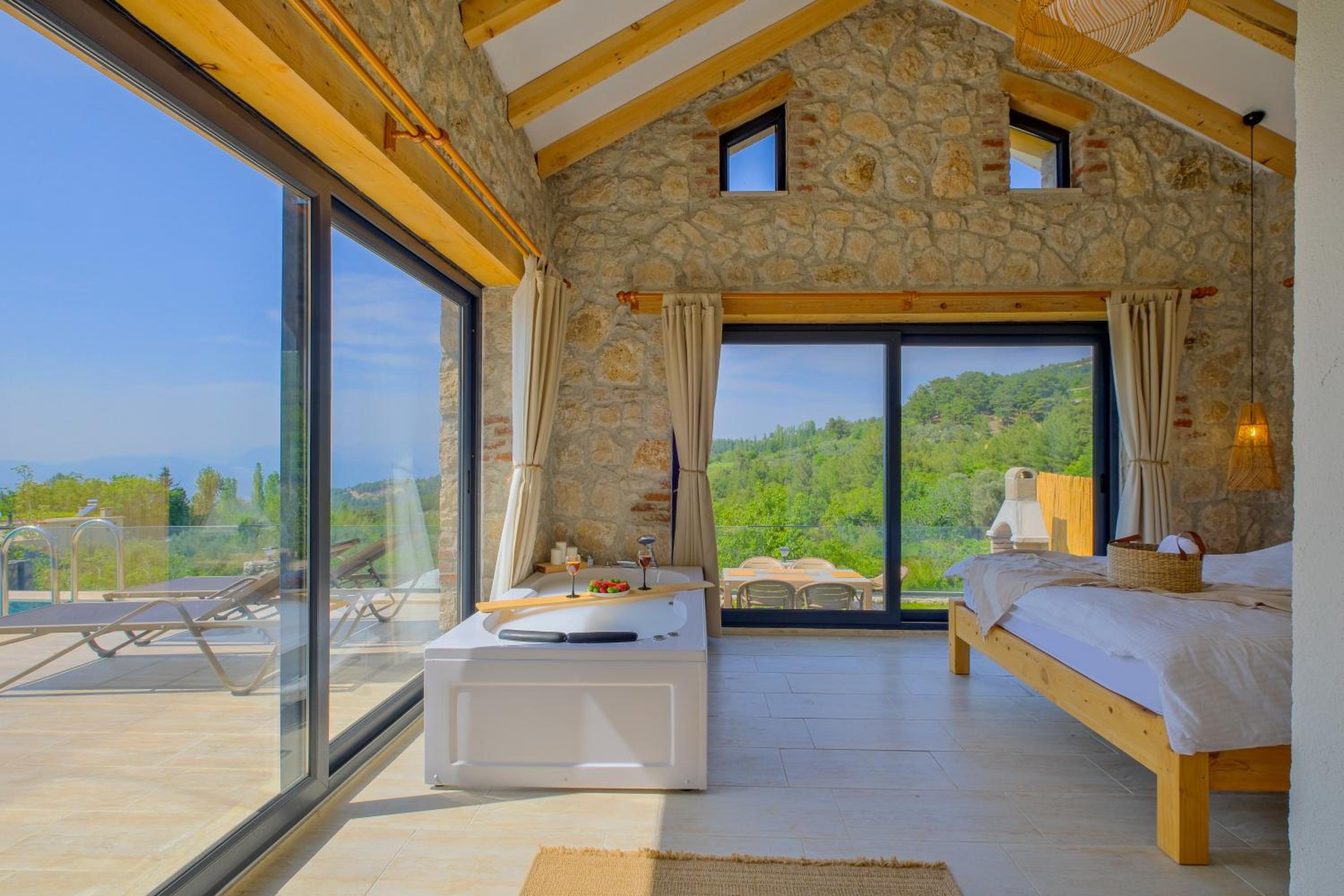 Villa photo 3