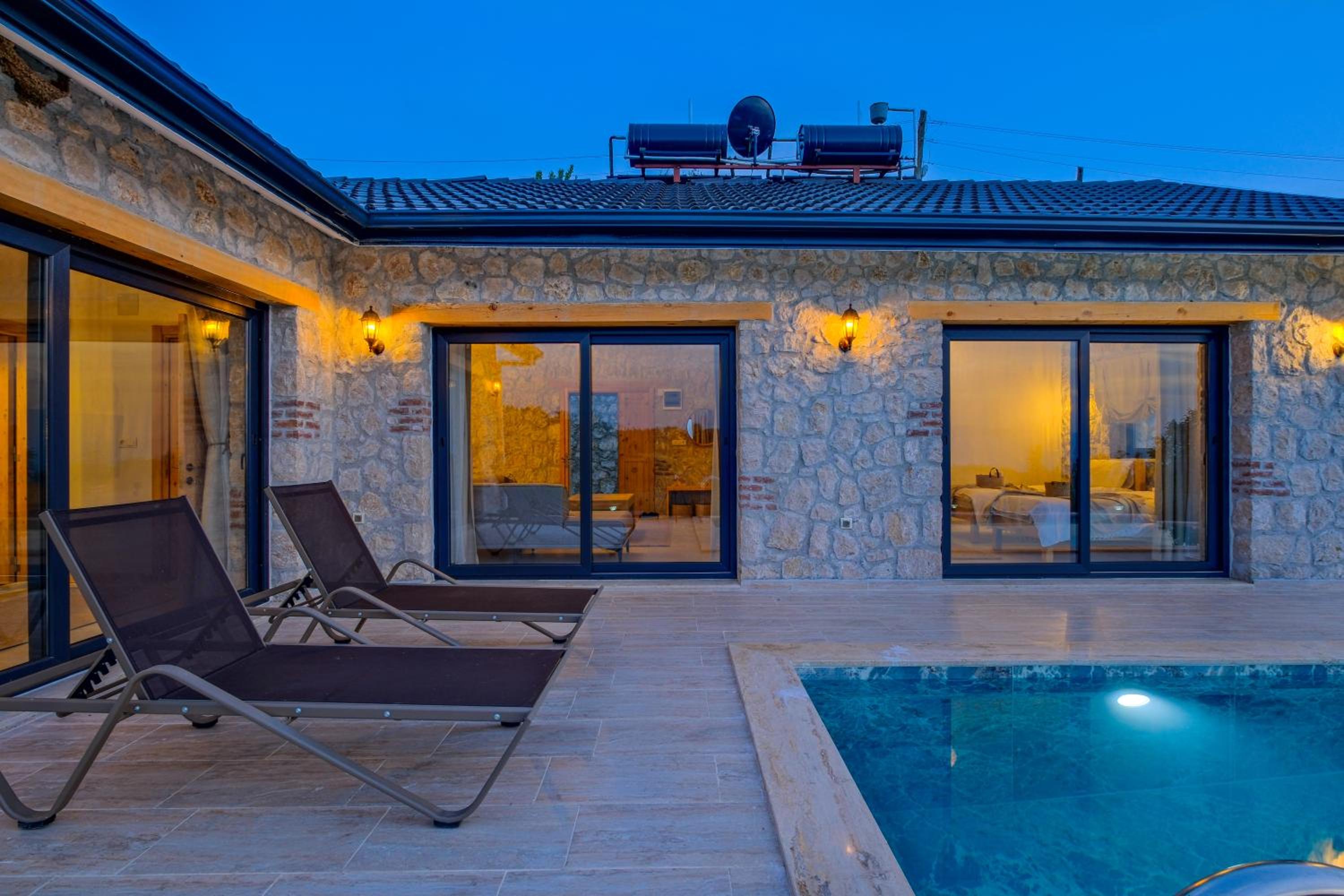 Villa photo 2