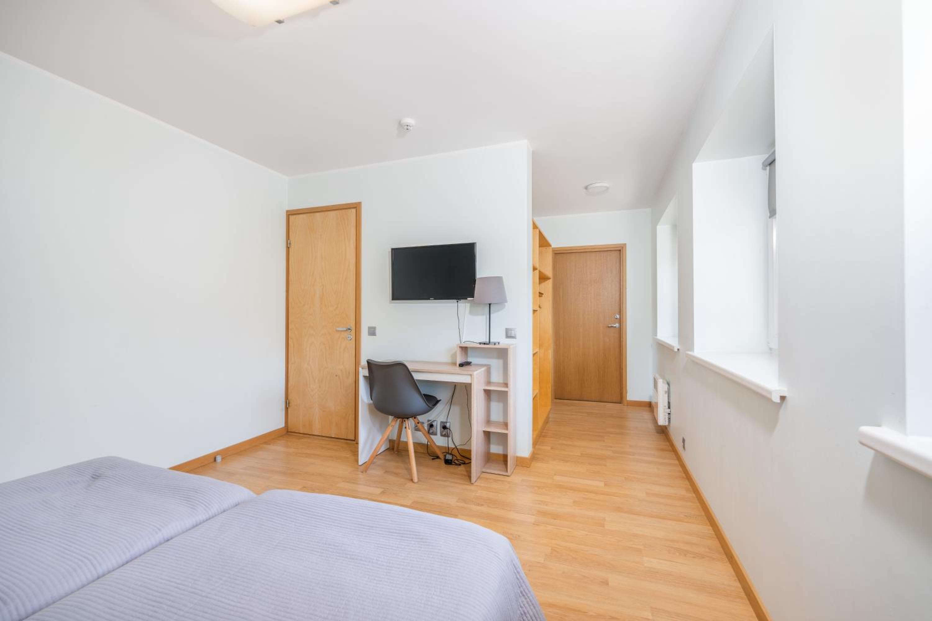 Twin Room with Private Bathroom photo 2