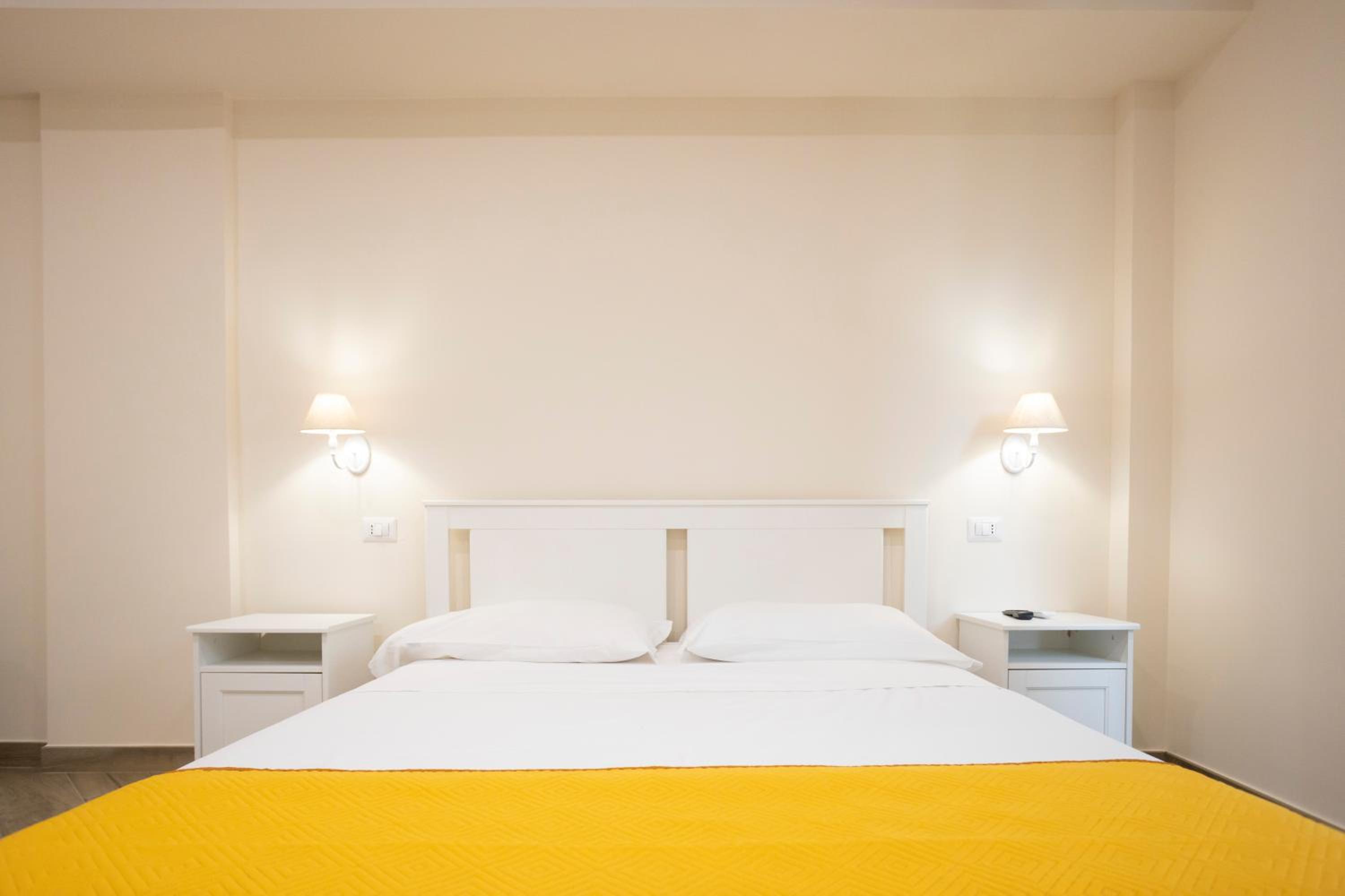 Deluxe King Room photo 1