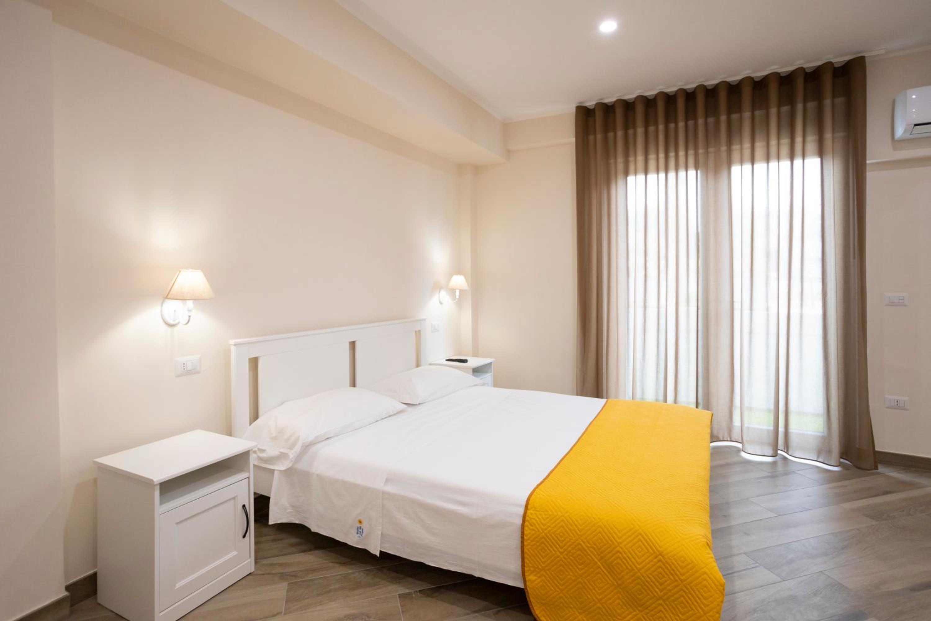 Double Room - Disability Access photo 1