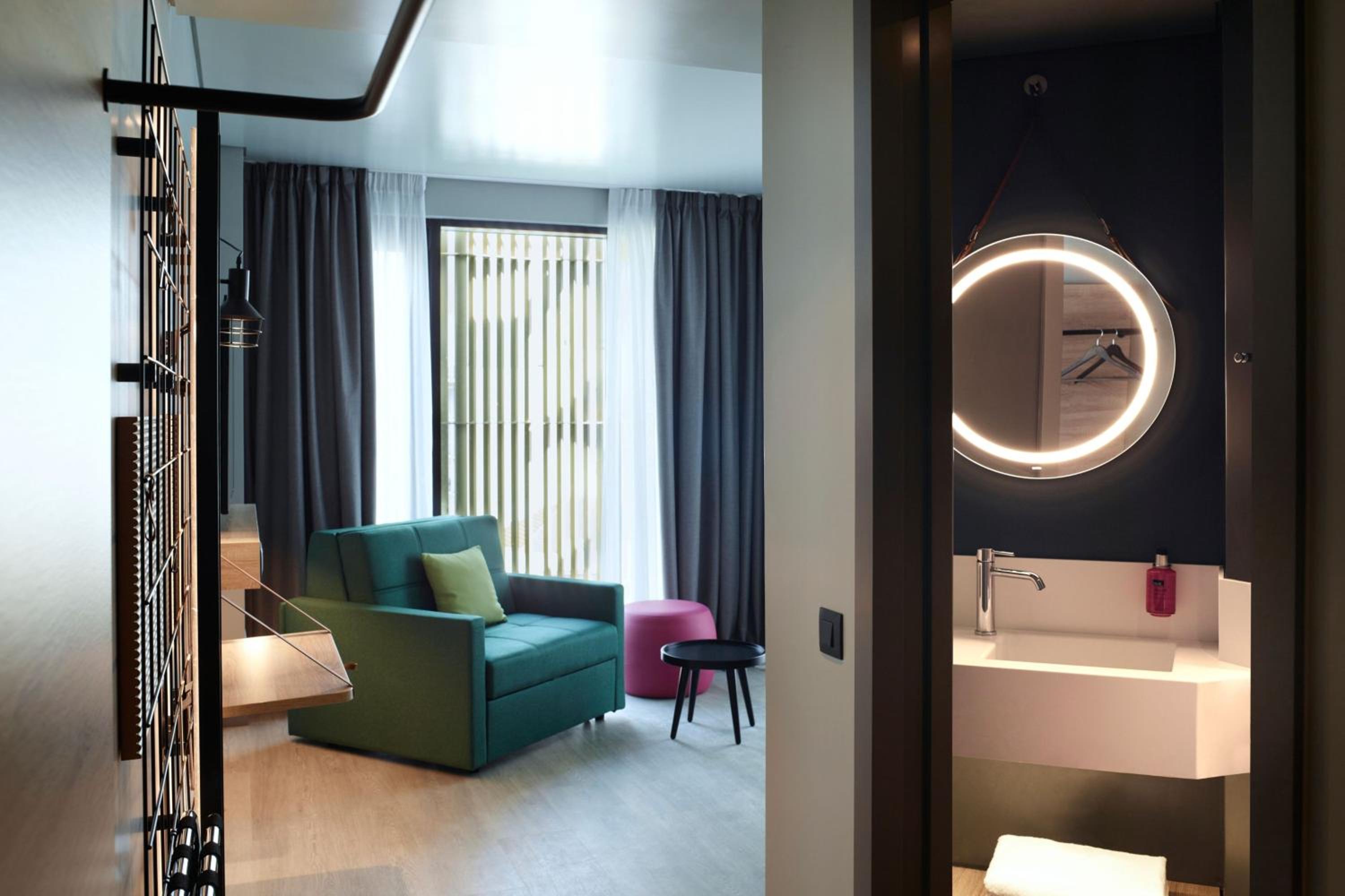 Moxified Triple Room with City View