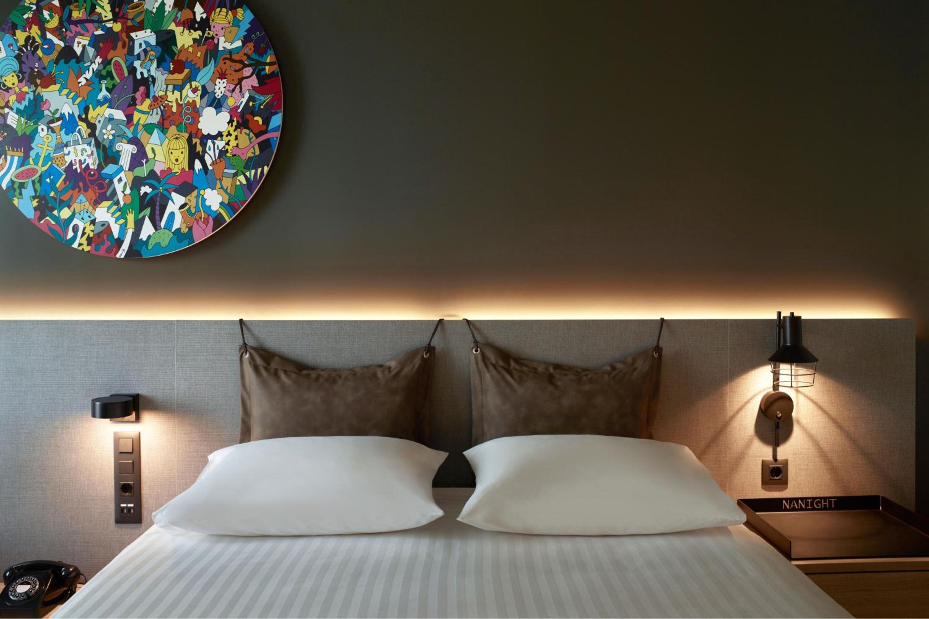 Queen Room with City View