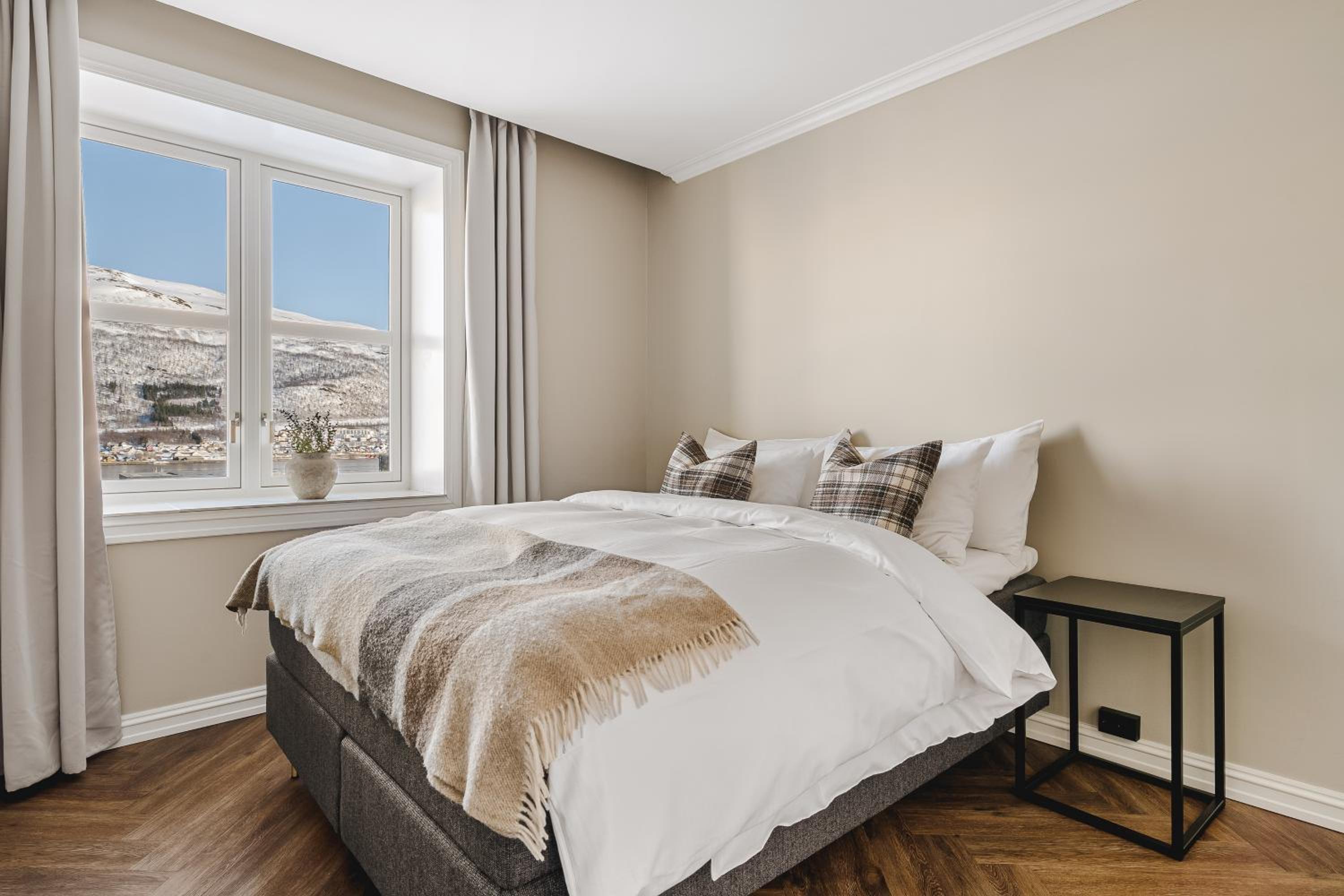 Suite with Sea View and Spa Access Included