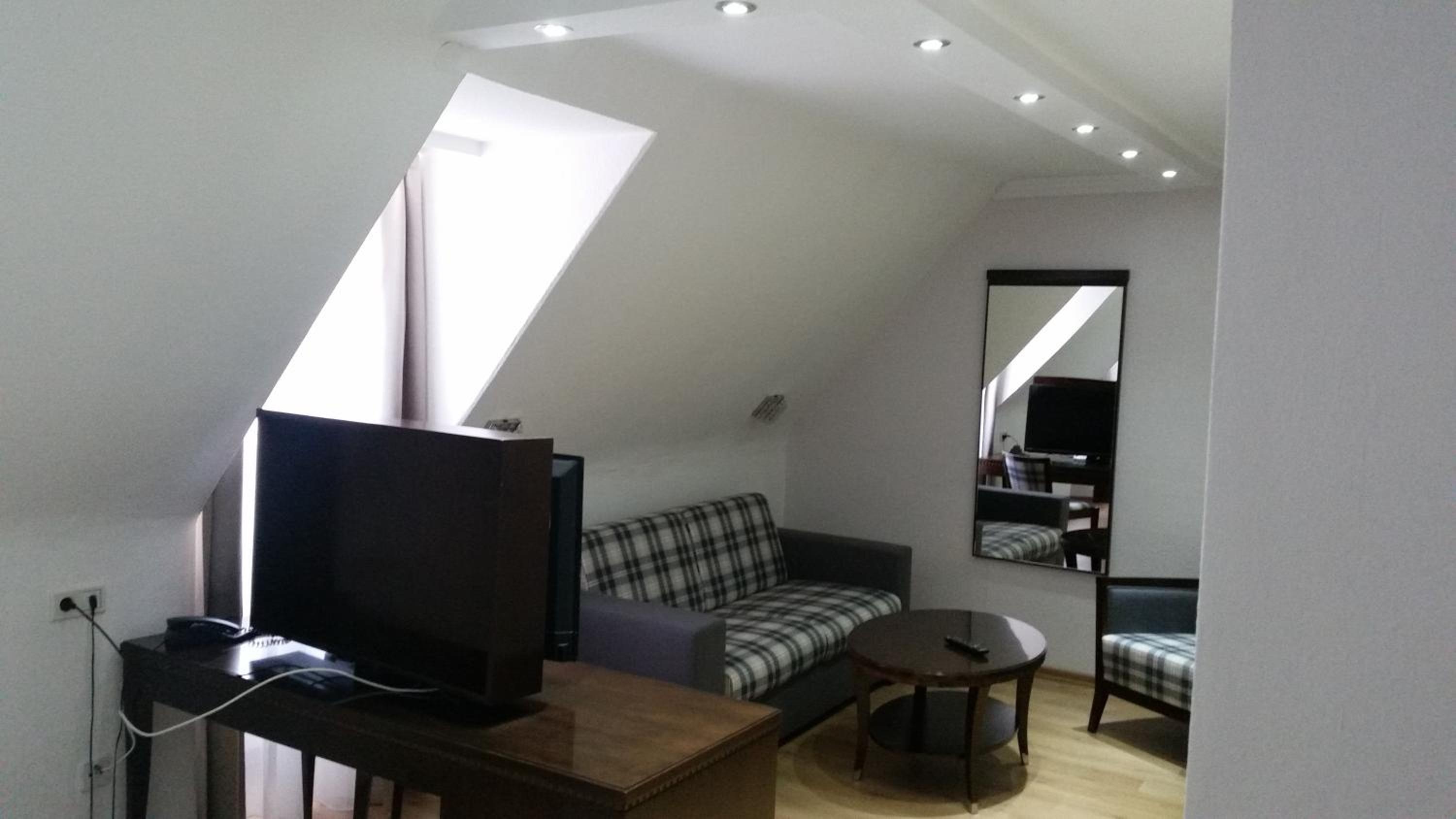 Apartment photo 1