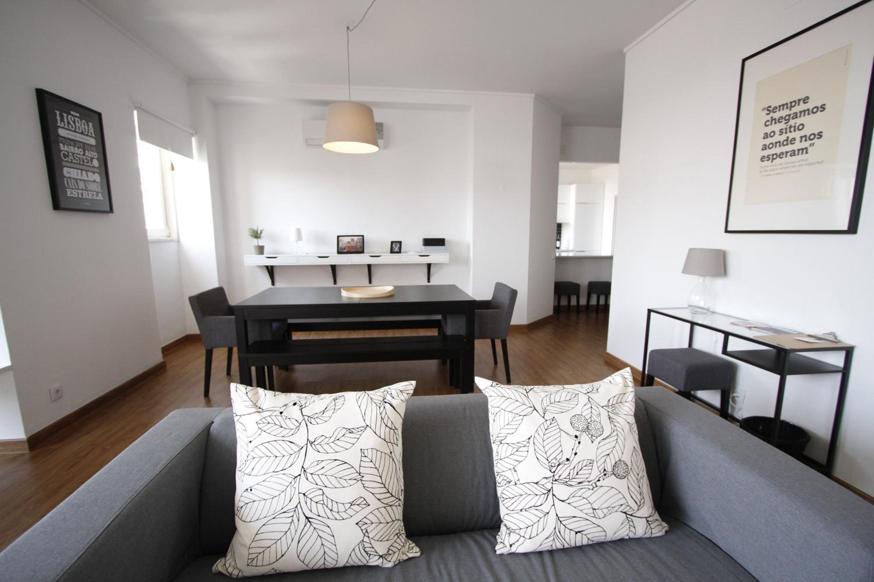 Four-Bedroom Apartment photo 2