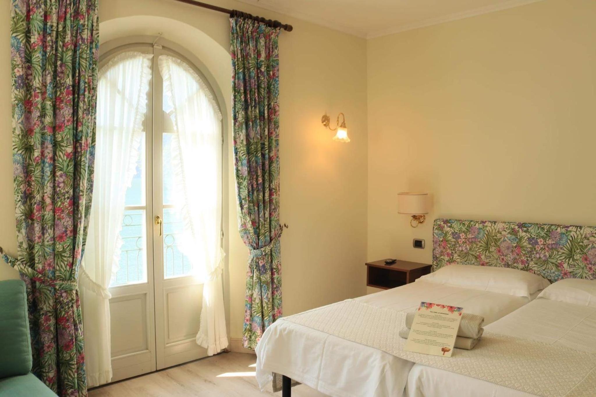 Superior Twin Room with Sea View photo 3