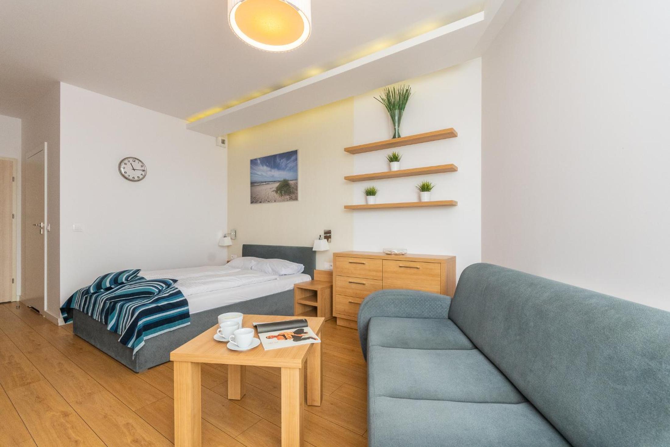 Studio Apartment (East Side)