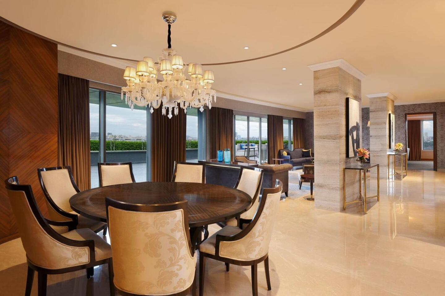 1 King Bed, Executive Lounge Access, Large Private Terrace, Penthouse Suite - Photo 2