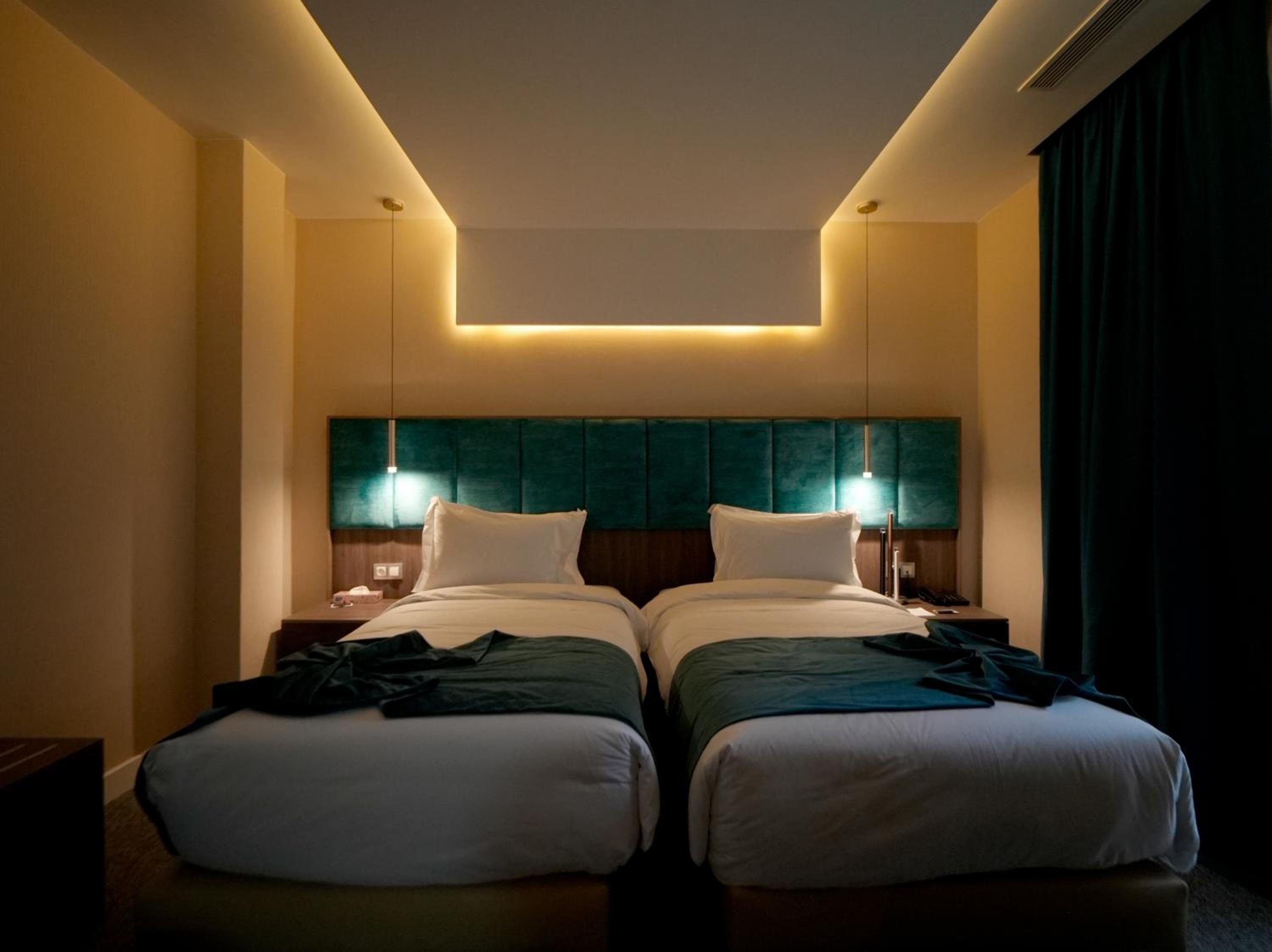 Standard Twin Room - Photo 1