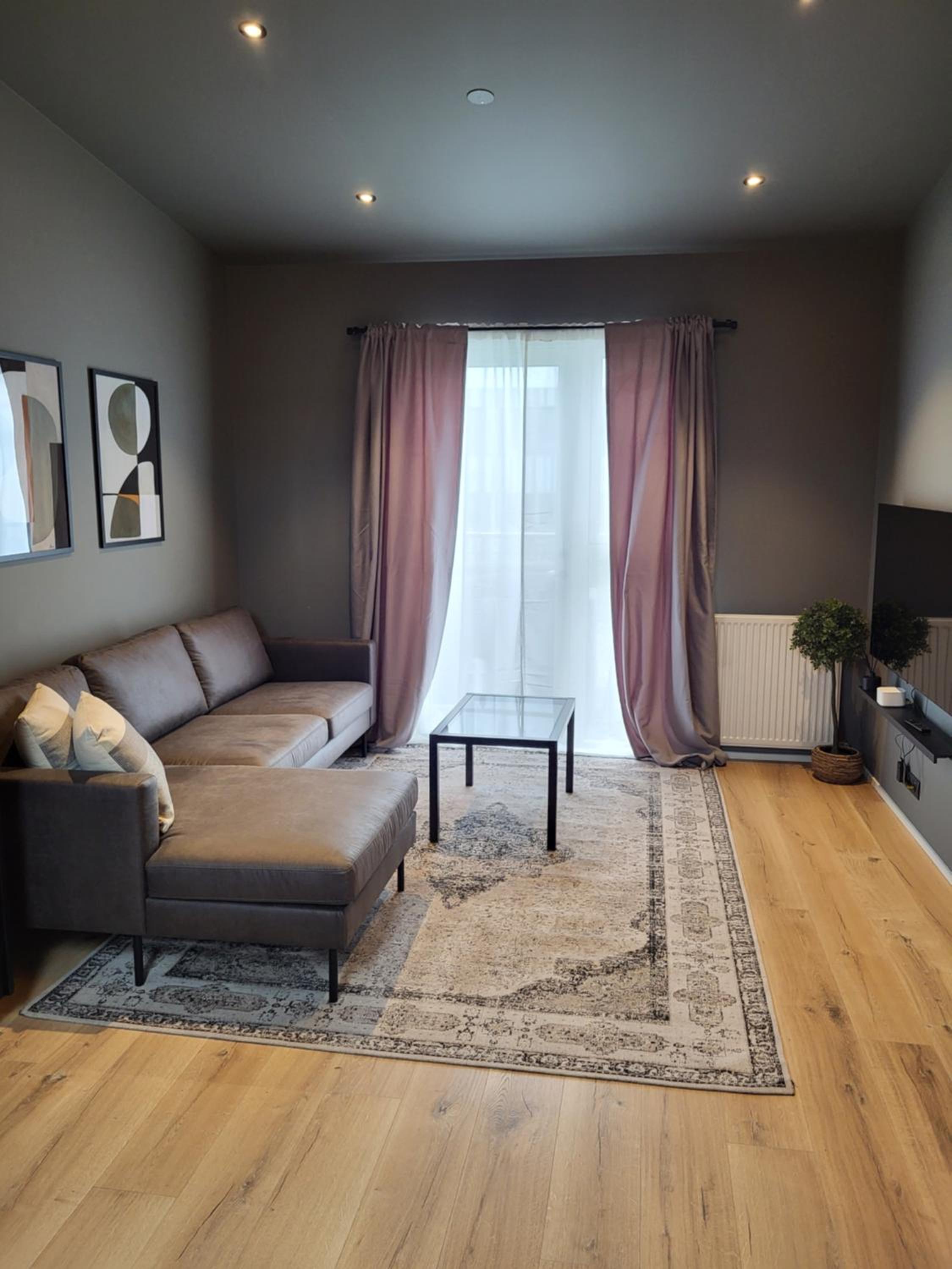 Apartment with Balcony photo 1