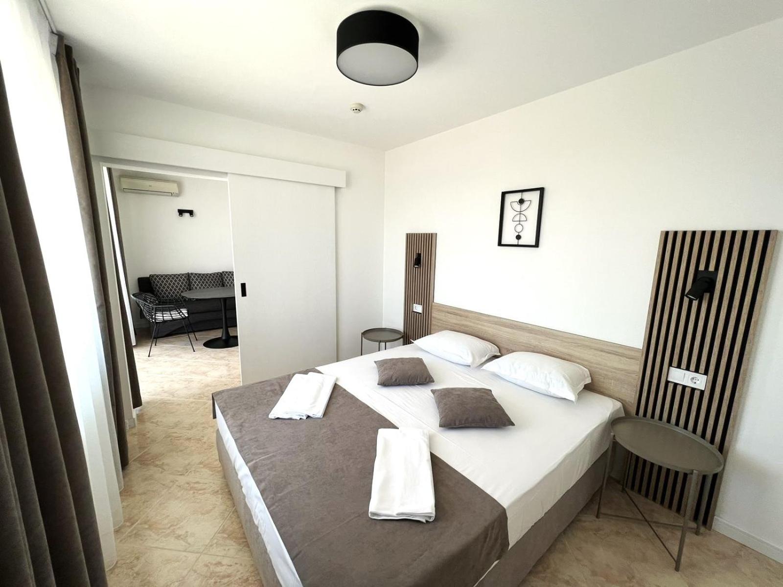 Apartment with Sea View - Photo 6