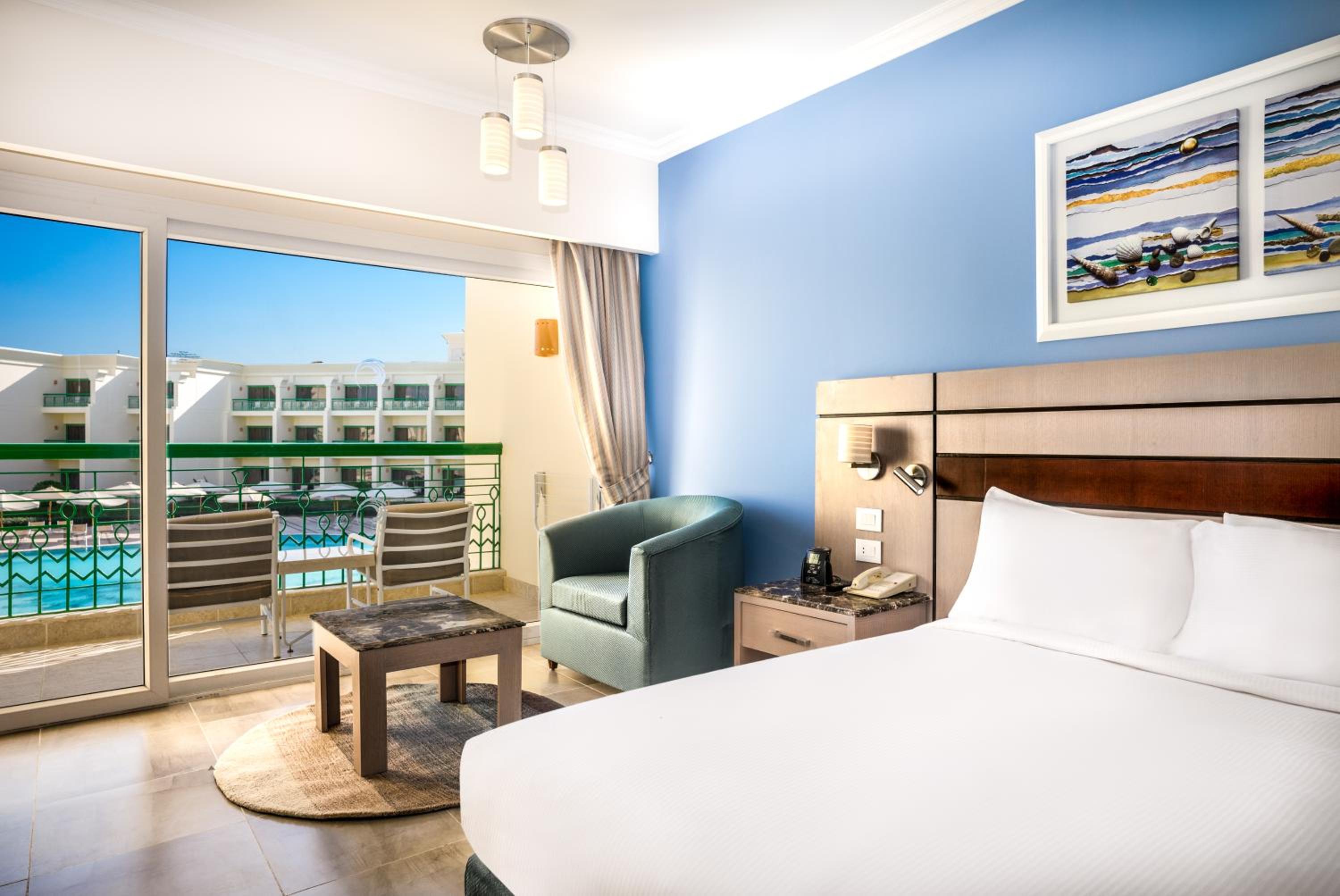 Premium King Room with Sea View - Photo 1