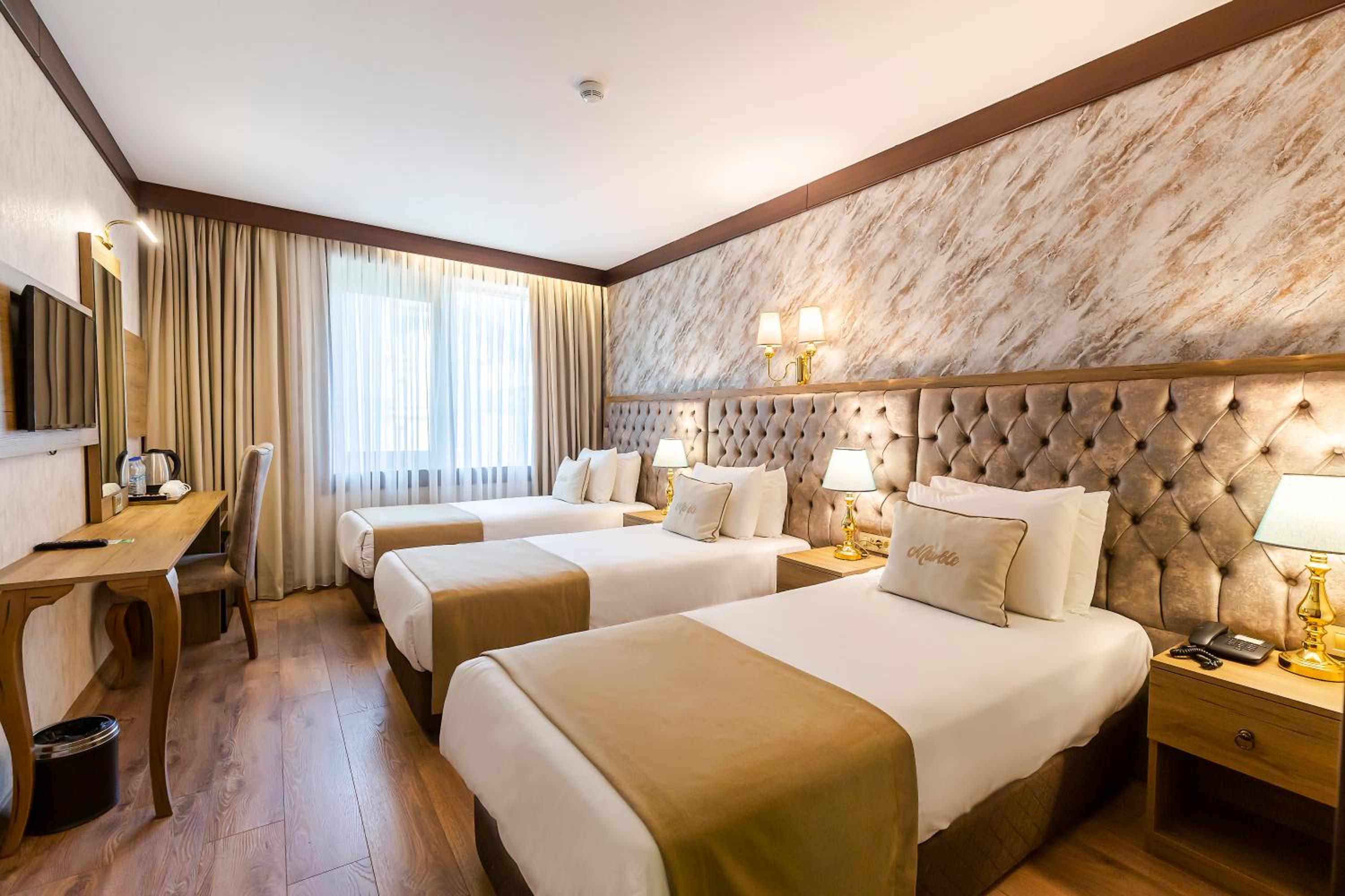 Superior Triple Room photo 2
