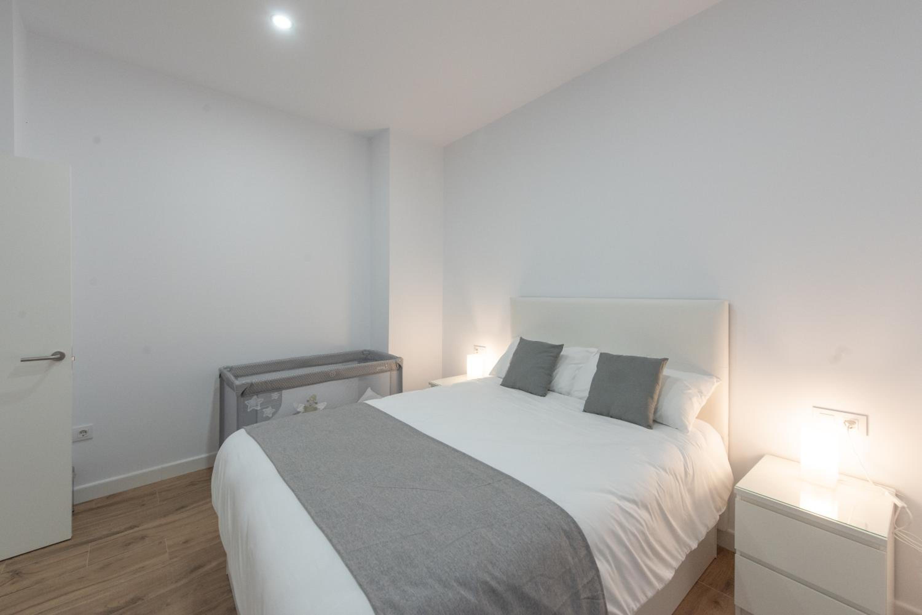 One-Bedroom Apartment - Photo 1