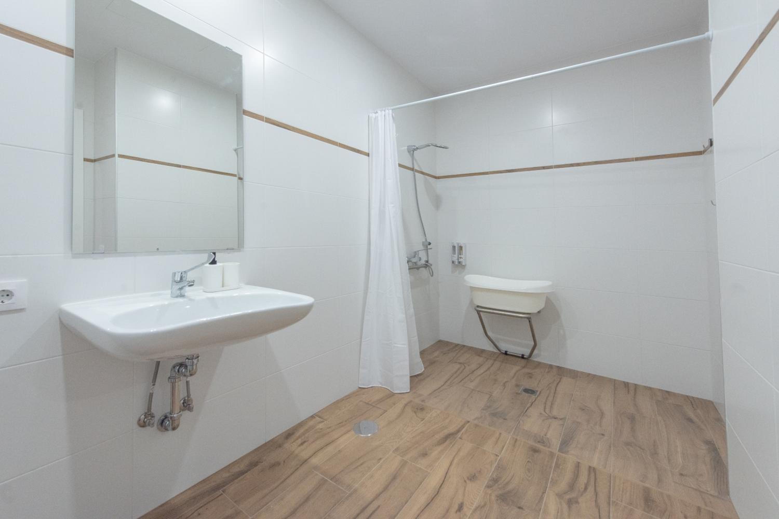 One-Bedroom Apartment - Photo 71