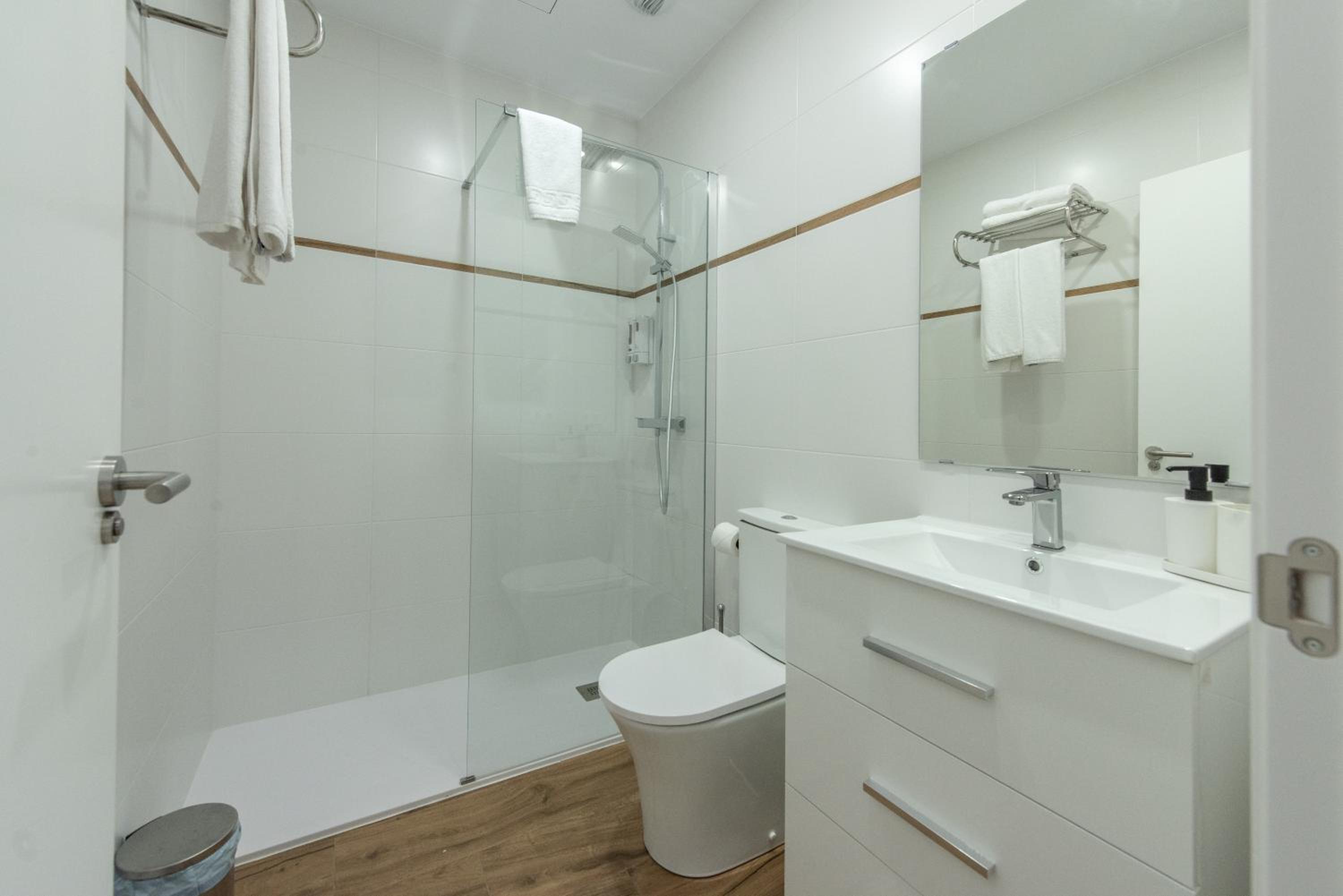 One-Bedroom Apartment - Photo 75
