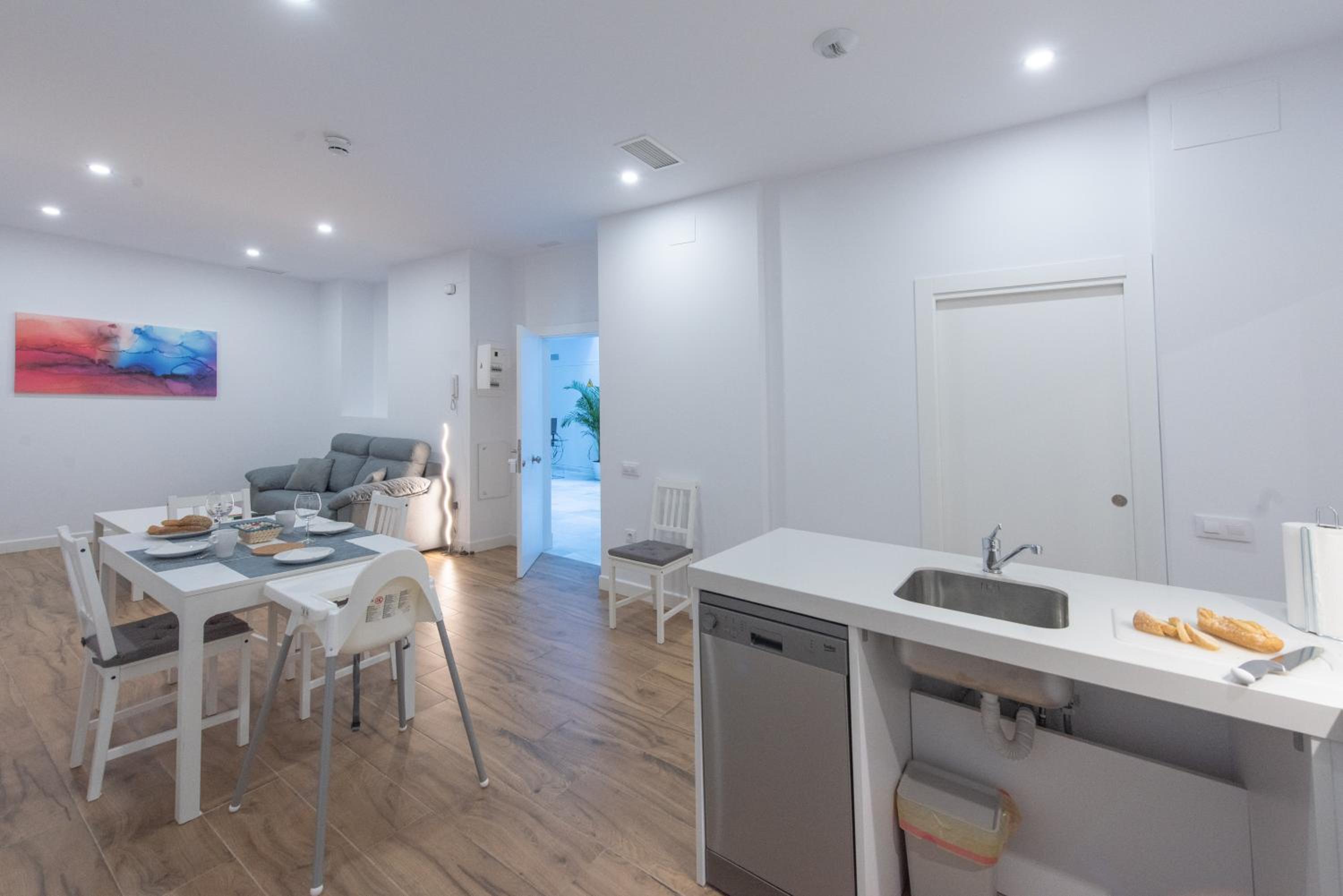 One-Bedroom Apartment - Photo 7