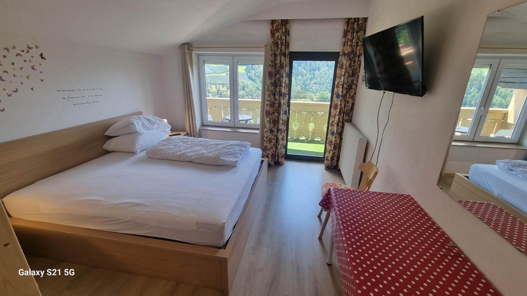 Double Room with Balcony - Photo 31