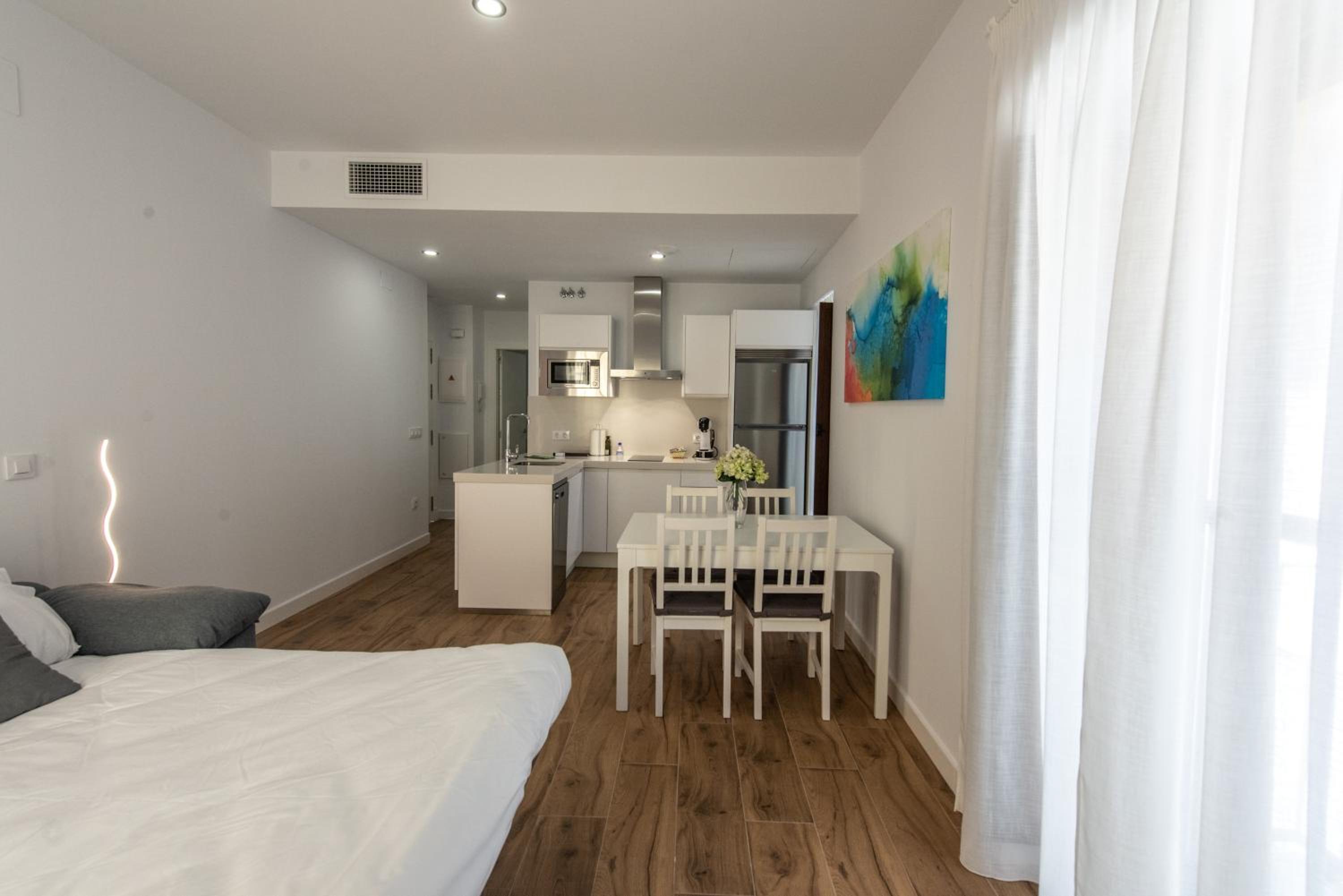 One-Bedroom Apartment - Photo 17