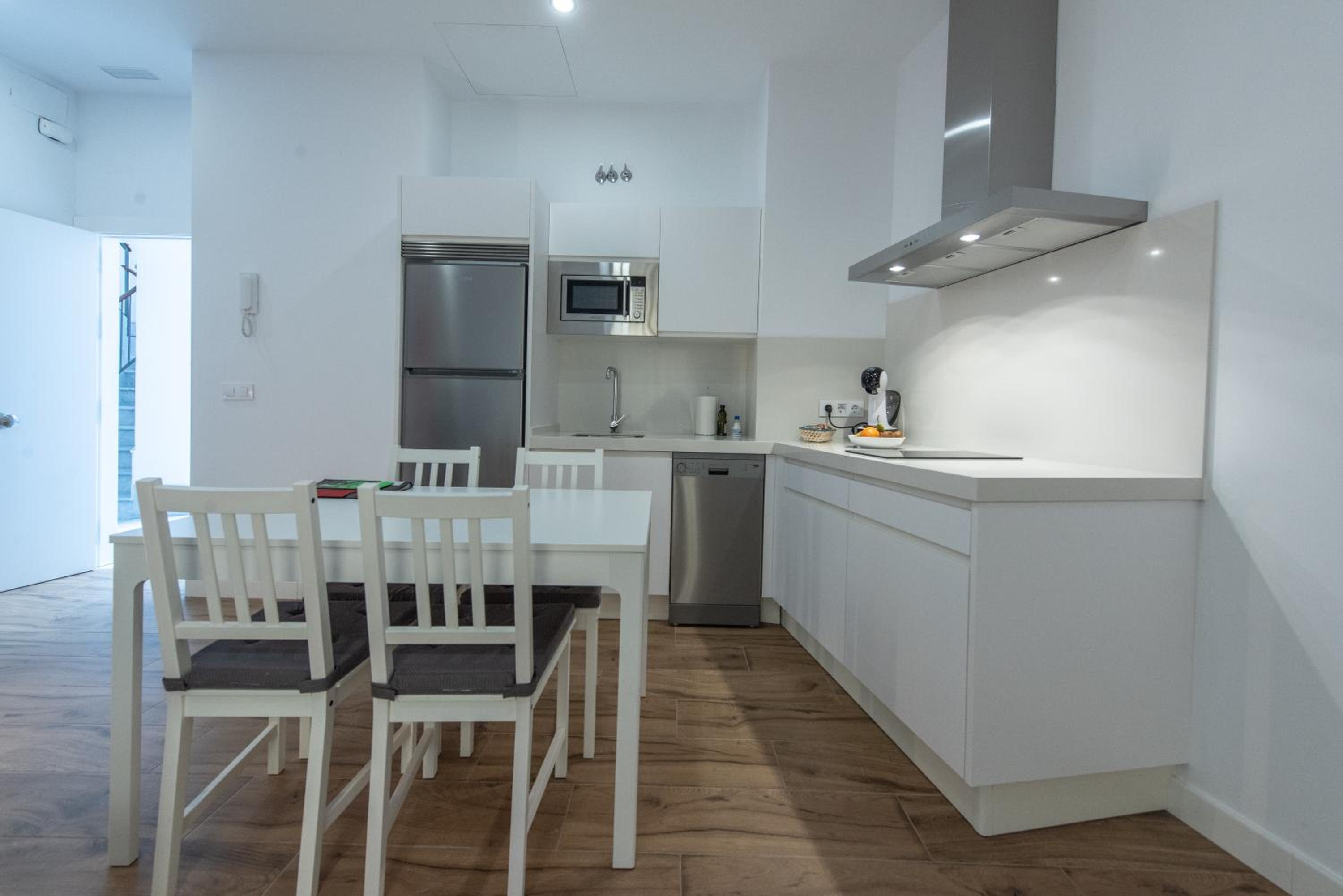 One-Bedroom Apartment - Photo 33