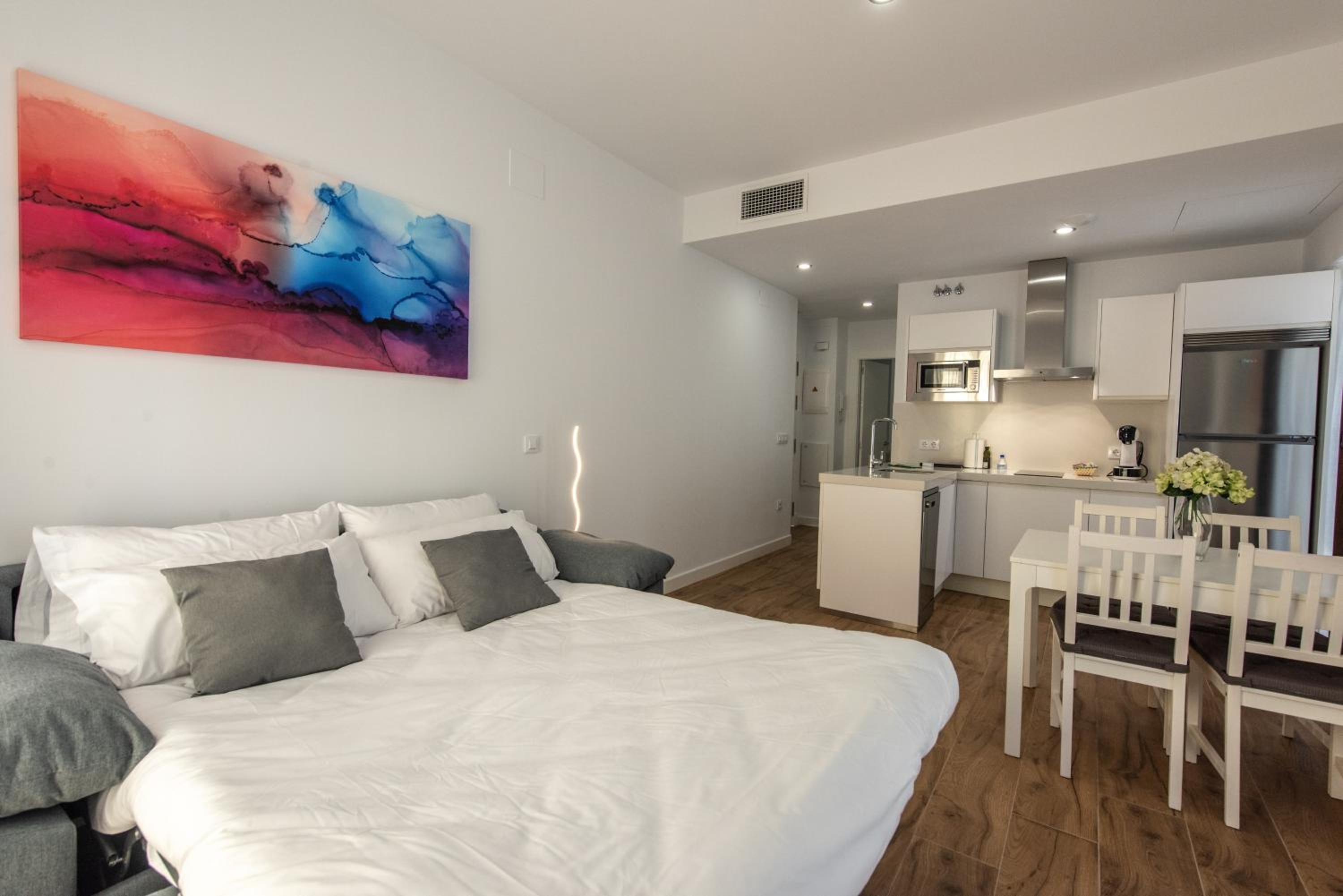 One-Bedroom Apartment - Photo 35