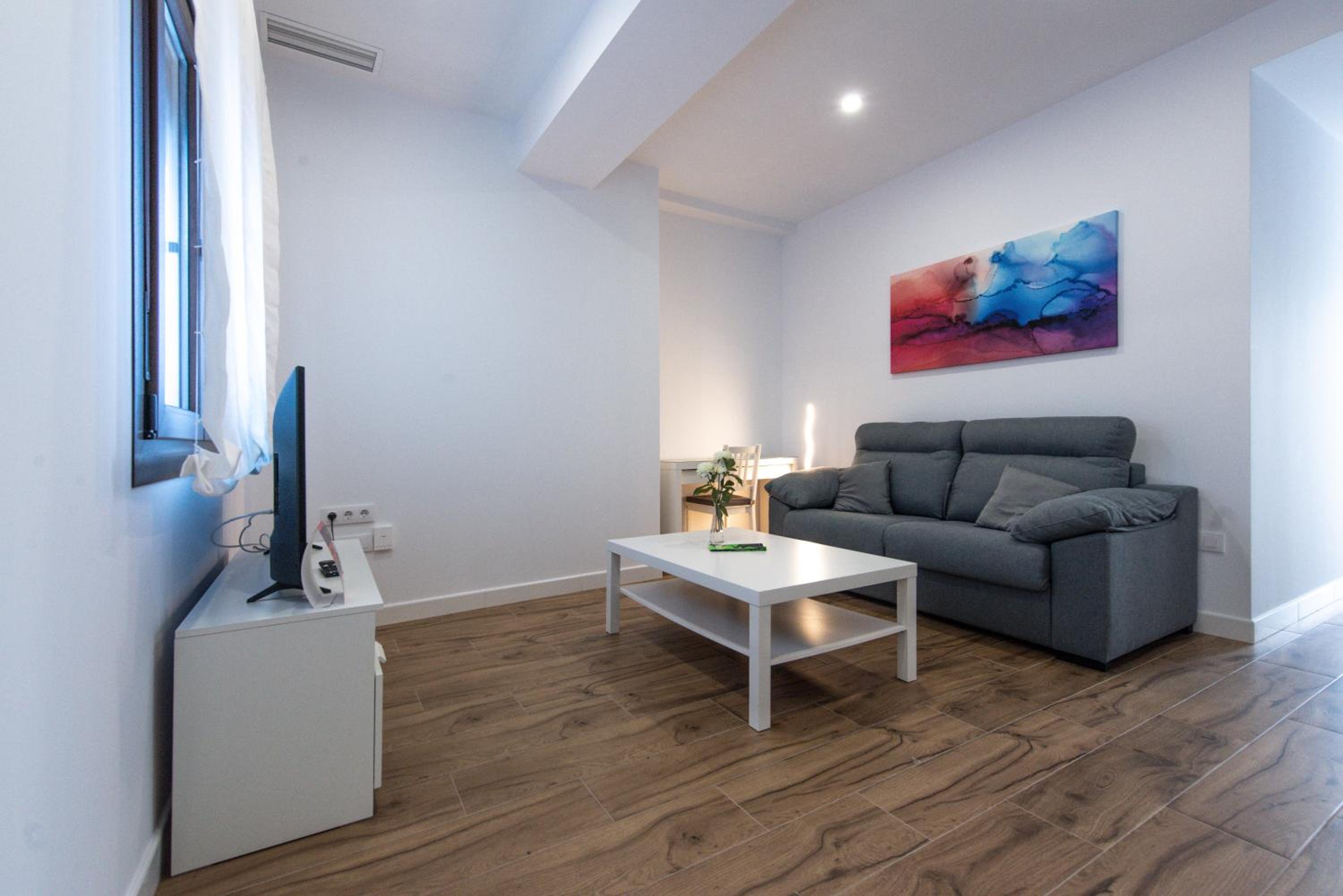 One-Bedroom Apartment - Photo 42