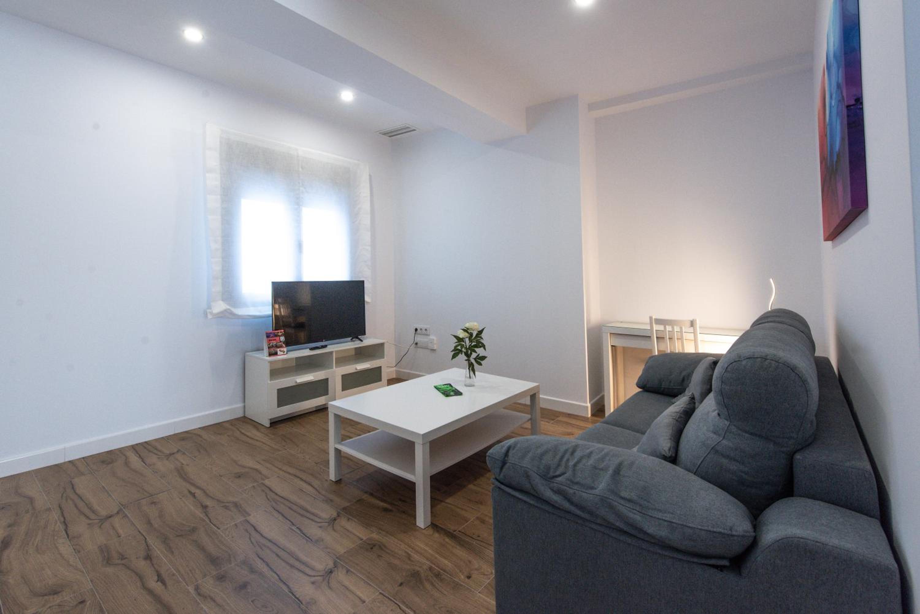 One-Bedroom Apartment - Photo 41