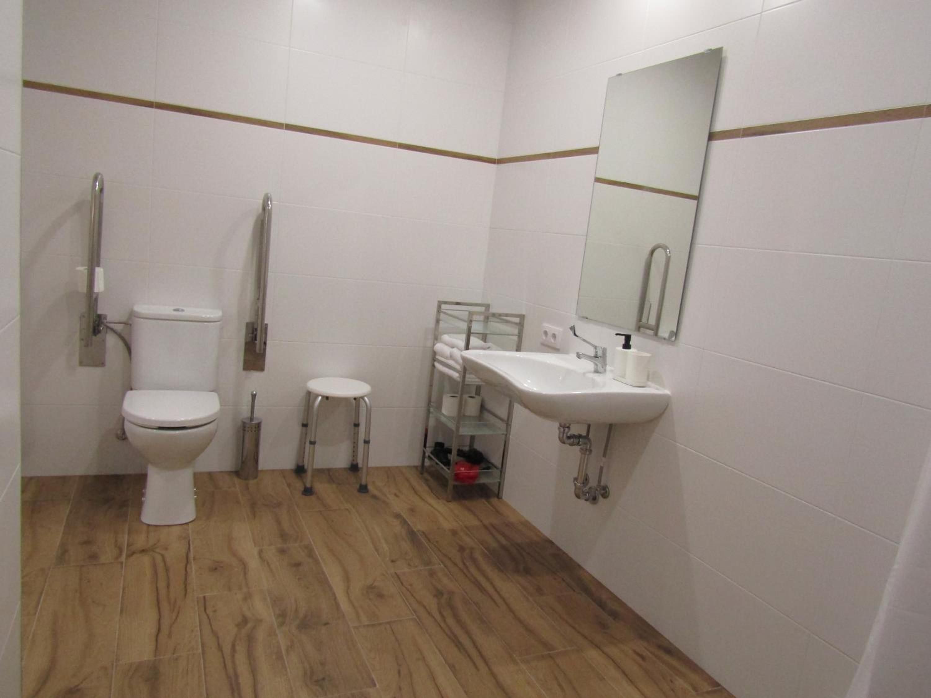 One-Bedroom Apartment - Photo 55