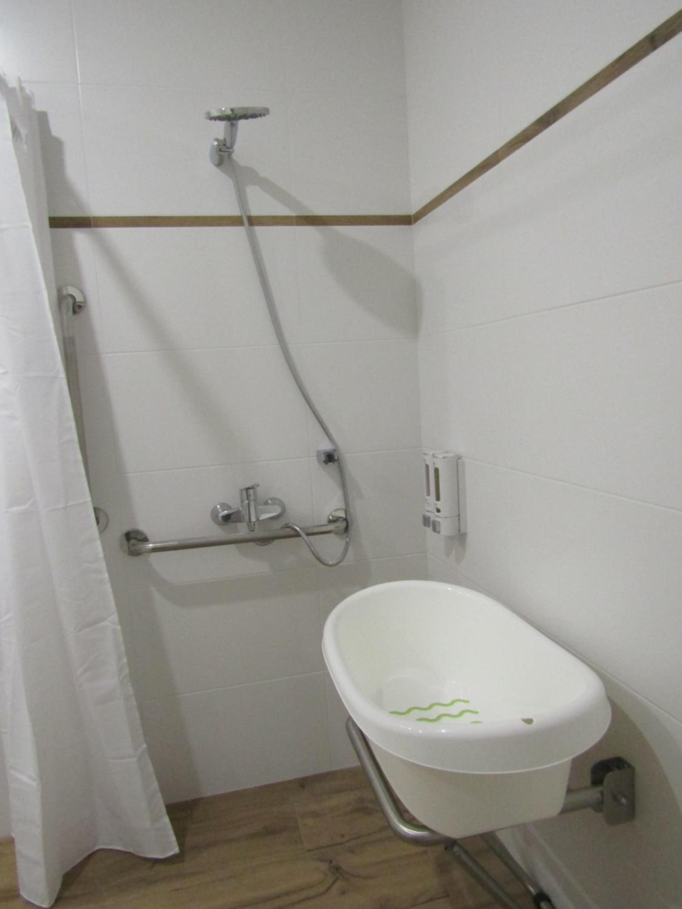 One-Bedroom Apartment - Photo 53