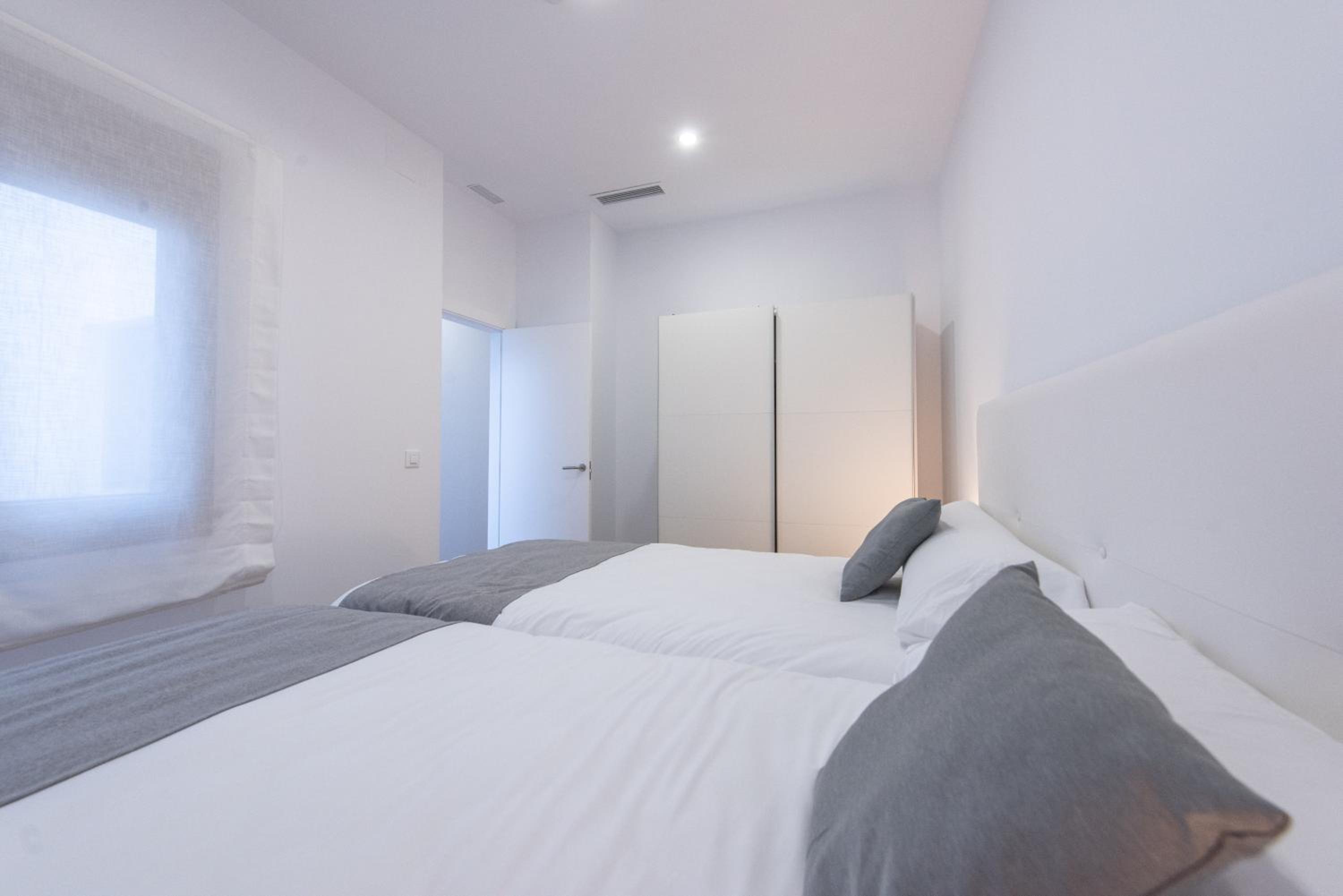Two-Bedroom Apartment - Photo 30