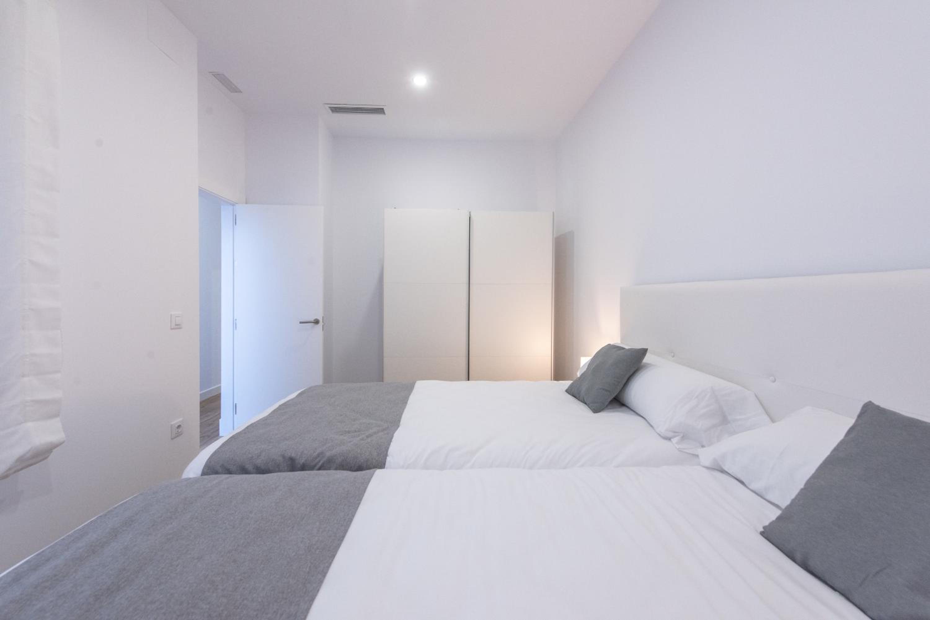 Two-Bedroom Apartment - Photo 22