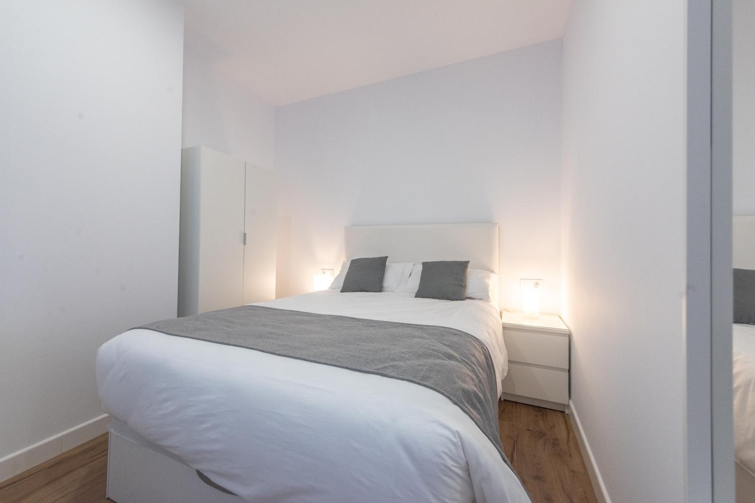 Two-Bedroom Apartment - Photo 32