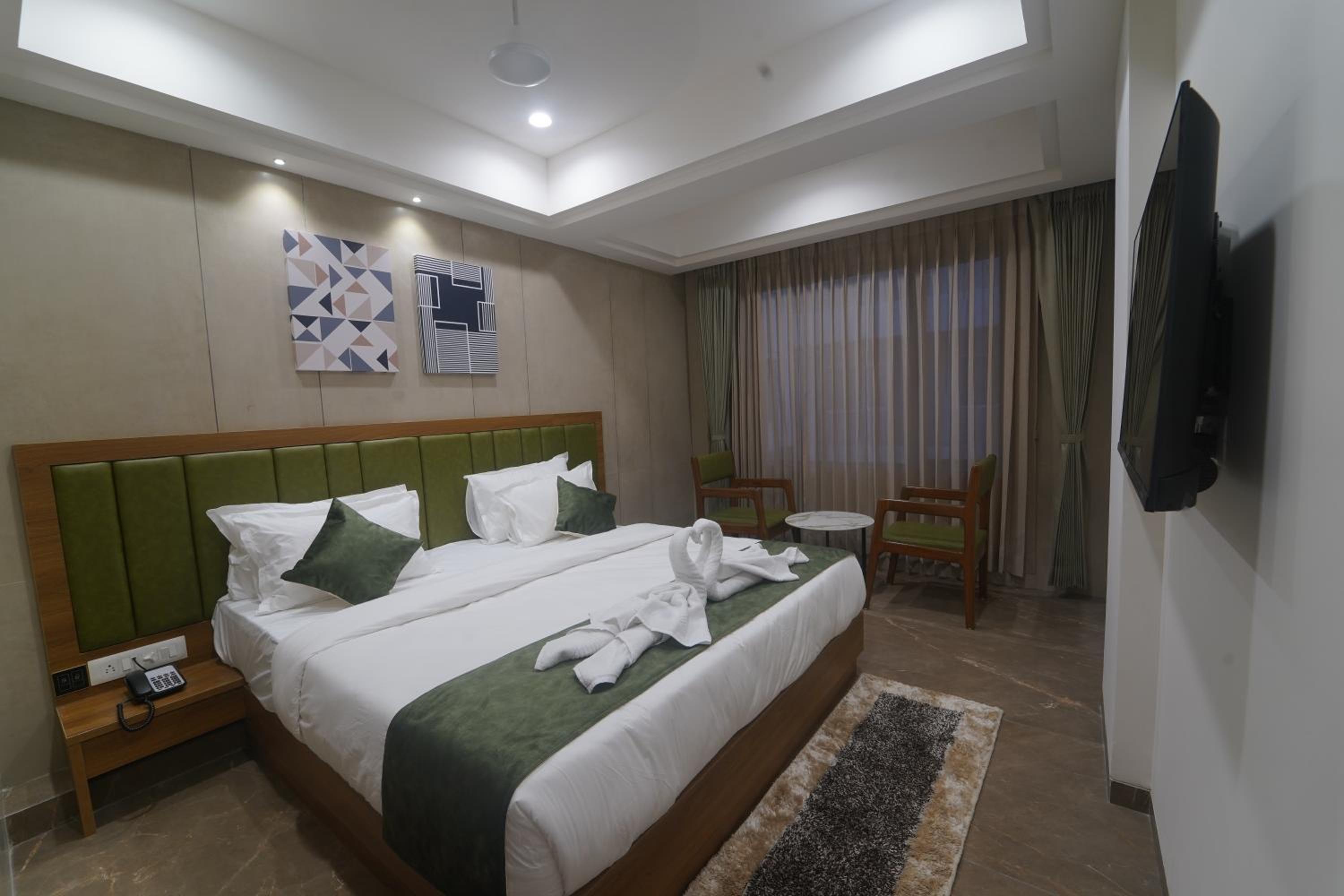 Budget Double Room photo 3