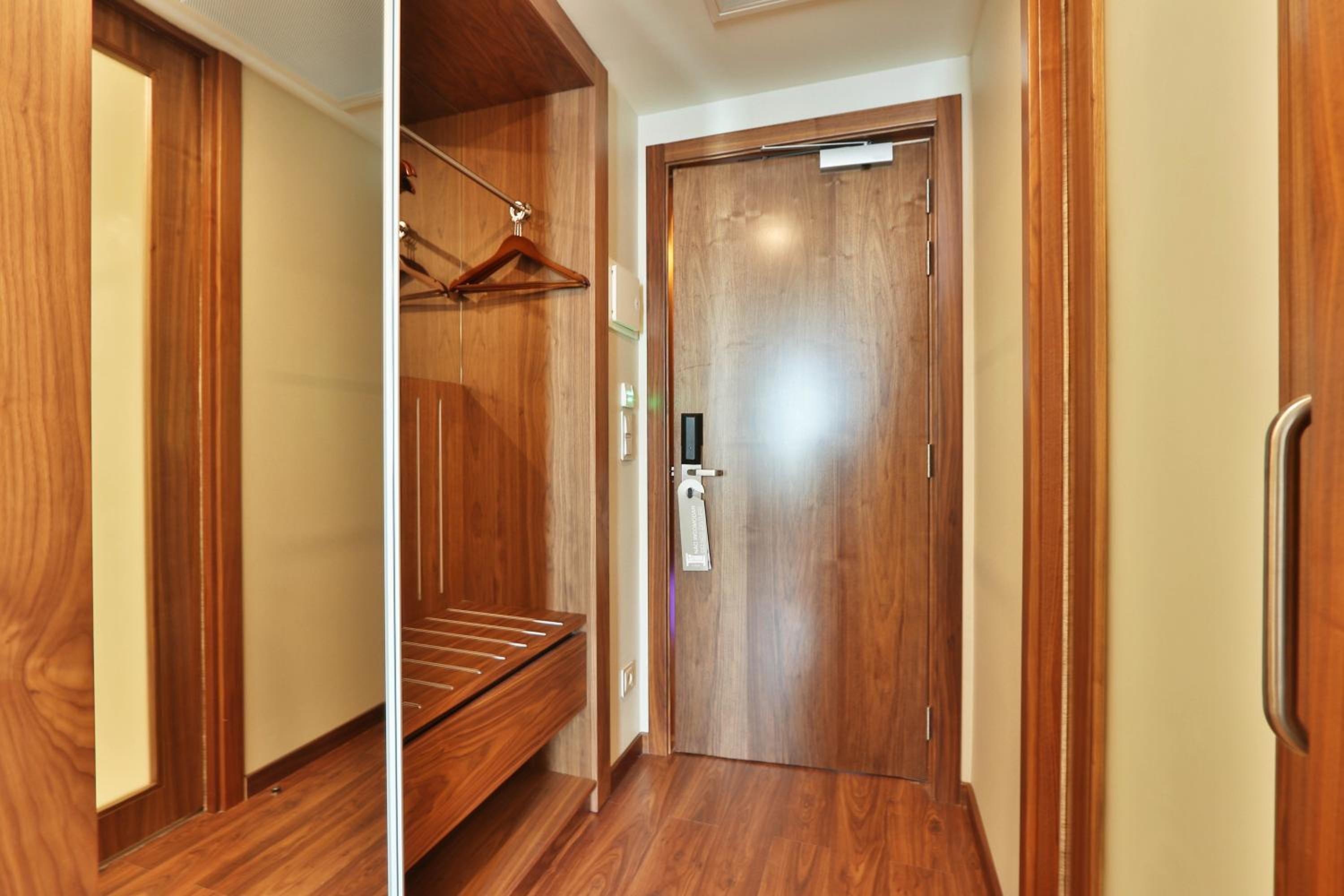 Executive Twin Room - Photo 3