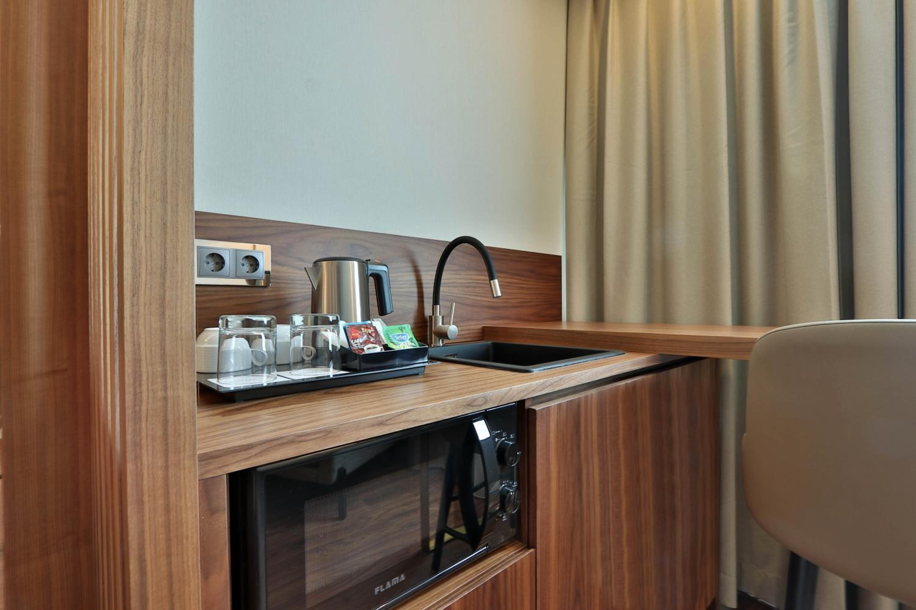Executive Twin Room - Photo 7